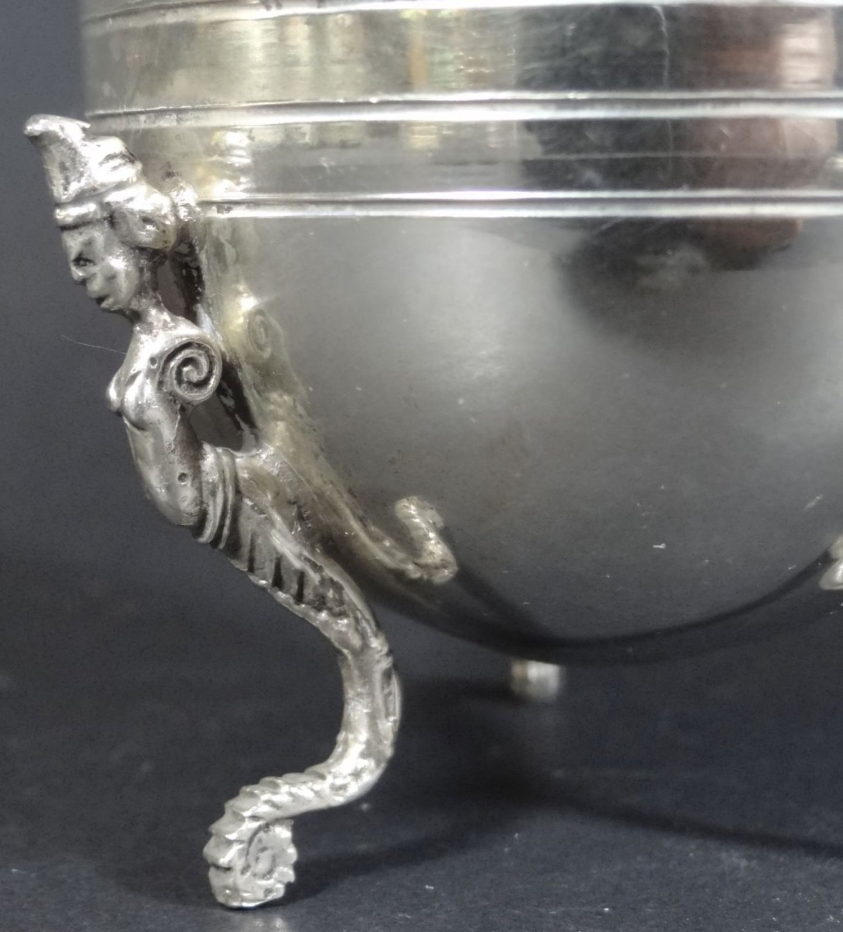gr. Silber-Teeglashalter, getragen von 3 Nixen, geprüft, H-10 cm, D-6 cm, 98 gr. - Bild 3 aus 6