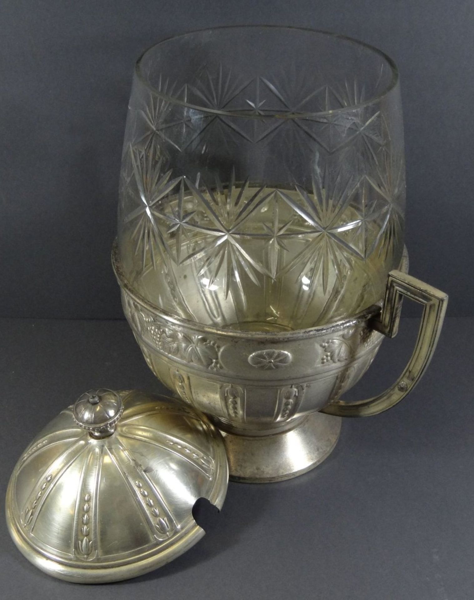 grosses Jugendstil-Bowlengefäss, Glas beschliffen, versilberte Montur, Alters-u. Gebrauchsspuren, - Image 5 of 6