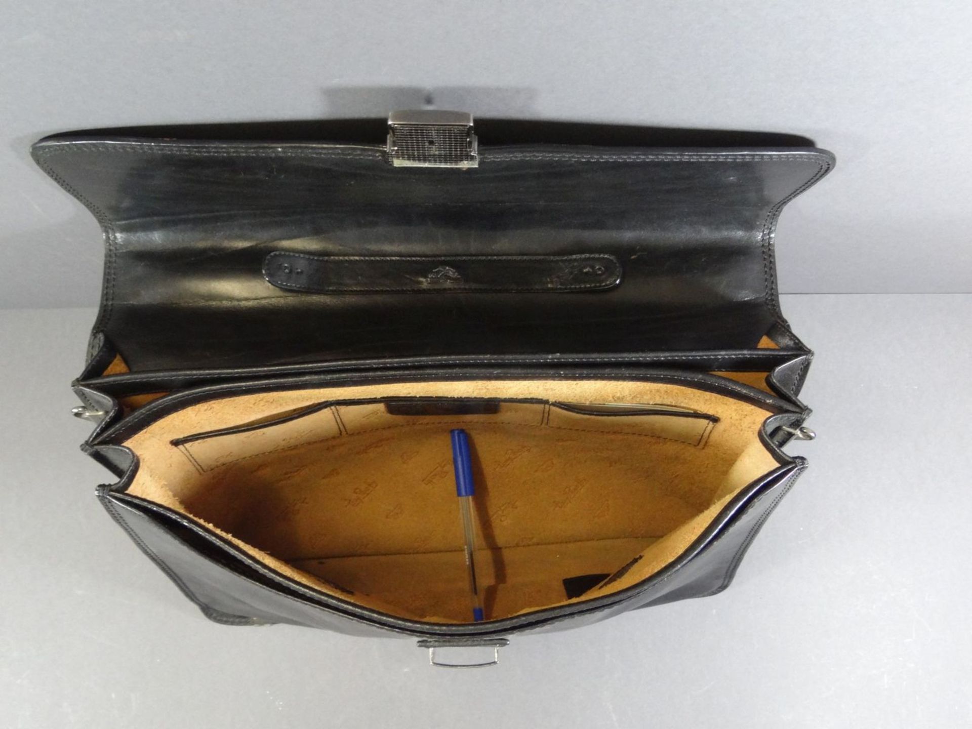 Leder Aktentasche von Tony Perotti, mit orig. Schlüssel, gut erhalten, 30x40 cm - Bild 3 aus 8