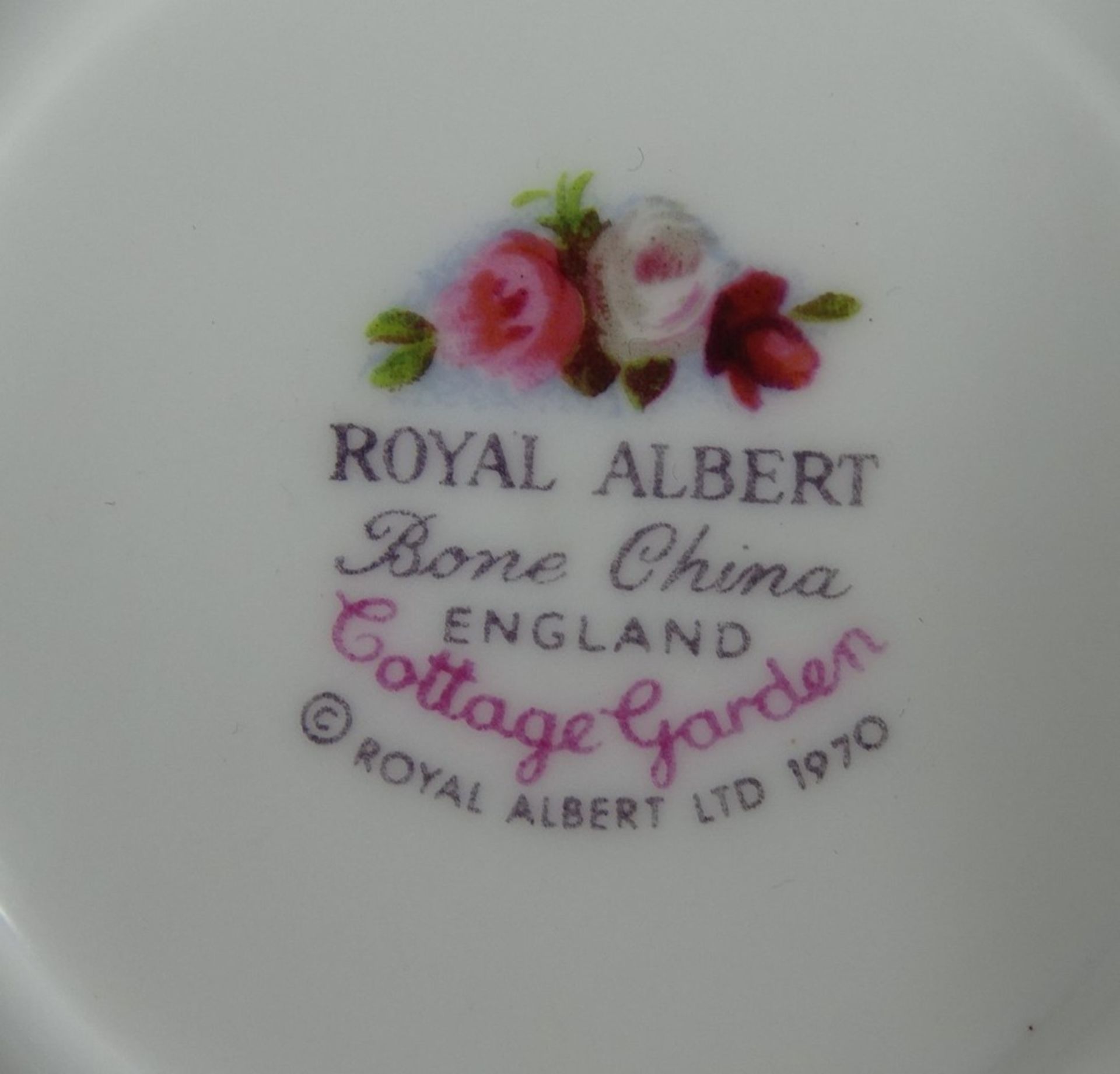 Service-Teile, Royal Albert "Cottage Garden" und "Old English Roses" sowie "Shore & Coggins "Queen - Bild 3 aus 8