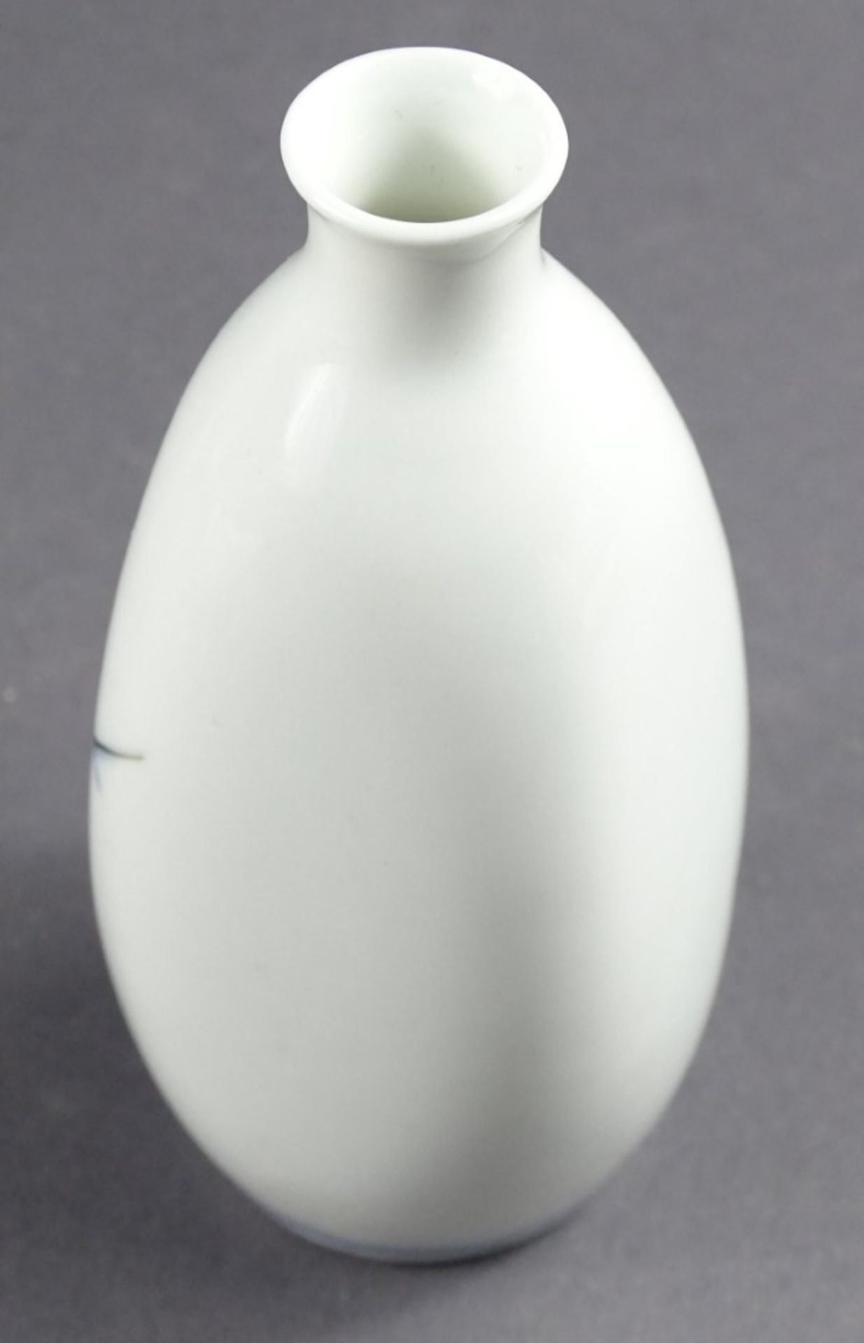Sake-Flasche auf der Unterseite gemarkt H. 13,5 cm - Bild 4 aus 4