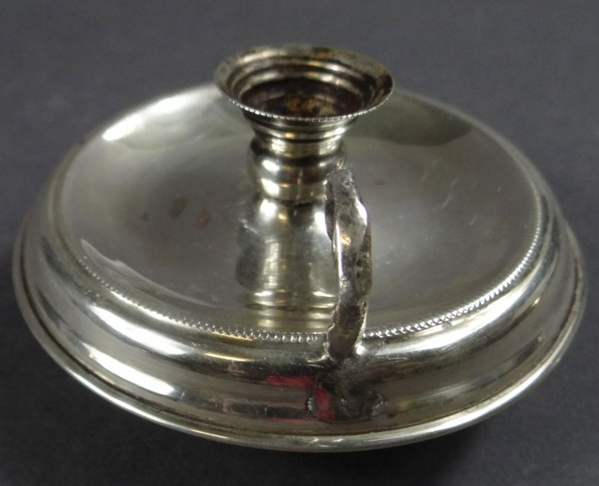 kl. Kerzenhalter mit Tragegriff, Silber -800-, H-4 cm, D-7 cm, 28 gr. - Bild 2 aus 5