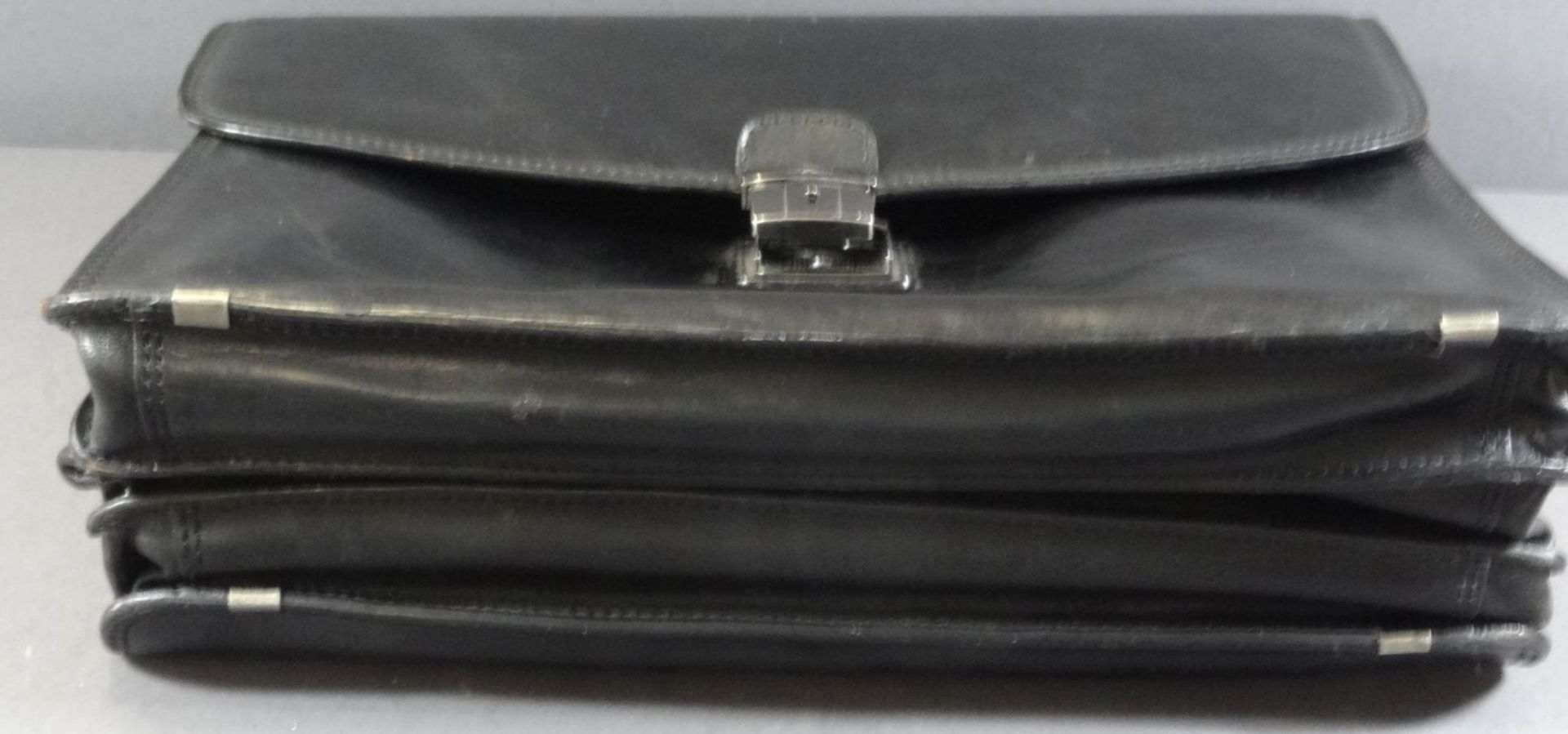 Leder Aktentasche von Tony Perotti, mit orig. Schlüssel, gut erhalten, 30x40 cm - Bild 6 aus 8