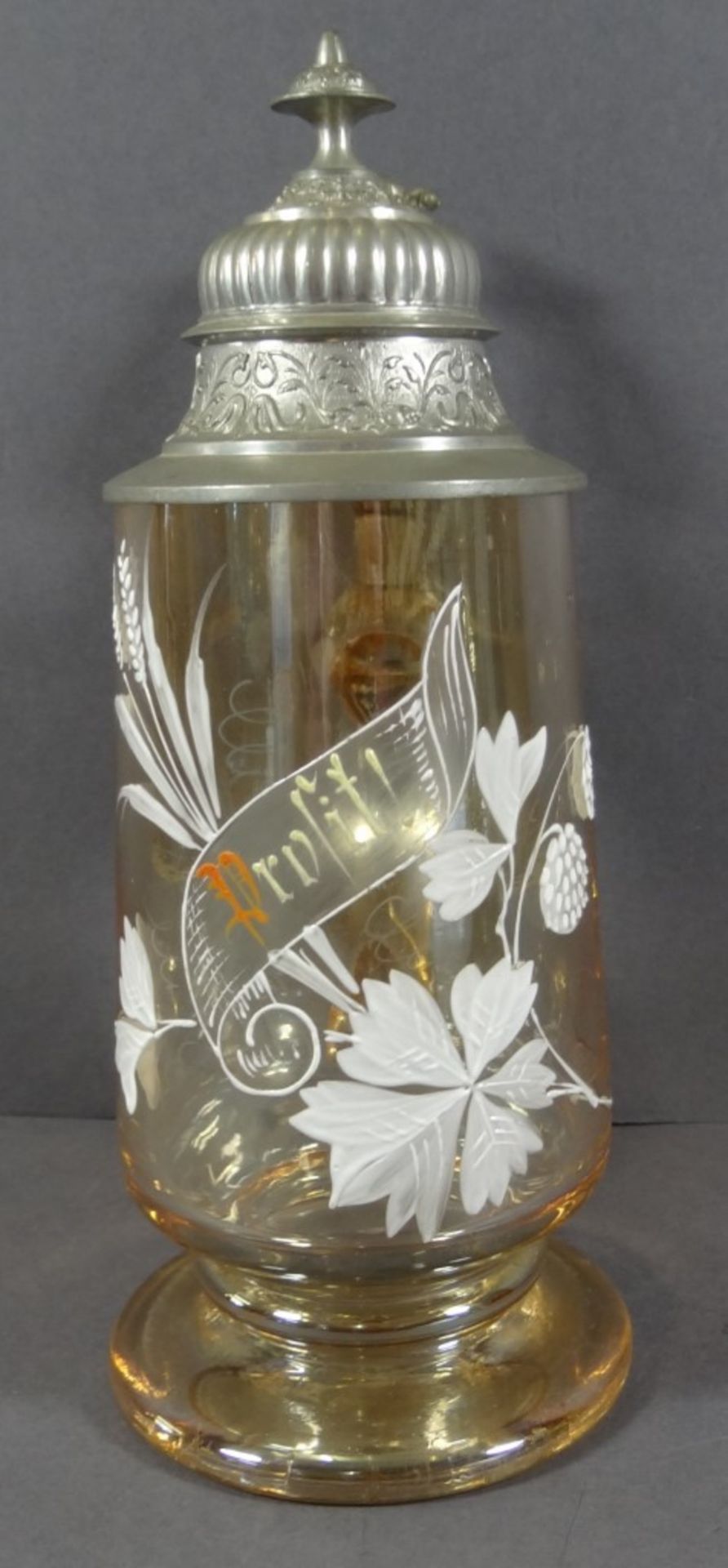Glasbierkrug mit Zinndeckel, florale Bemahlung "Prosit", H-22cm