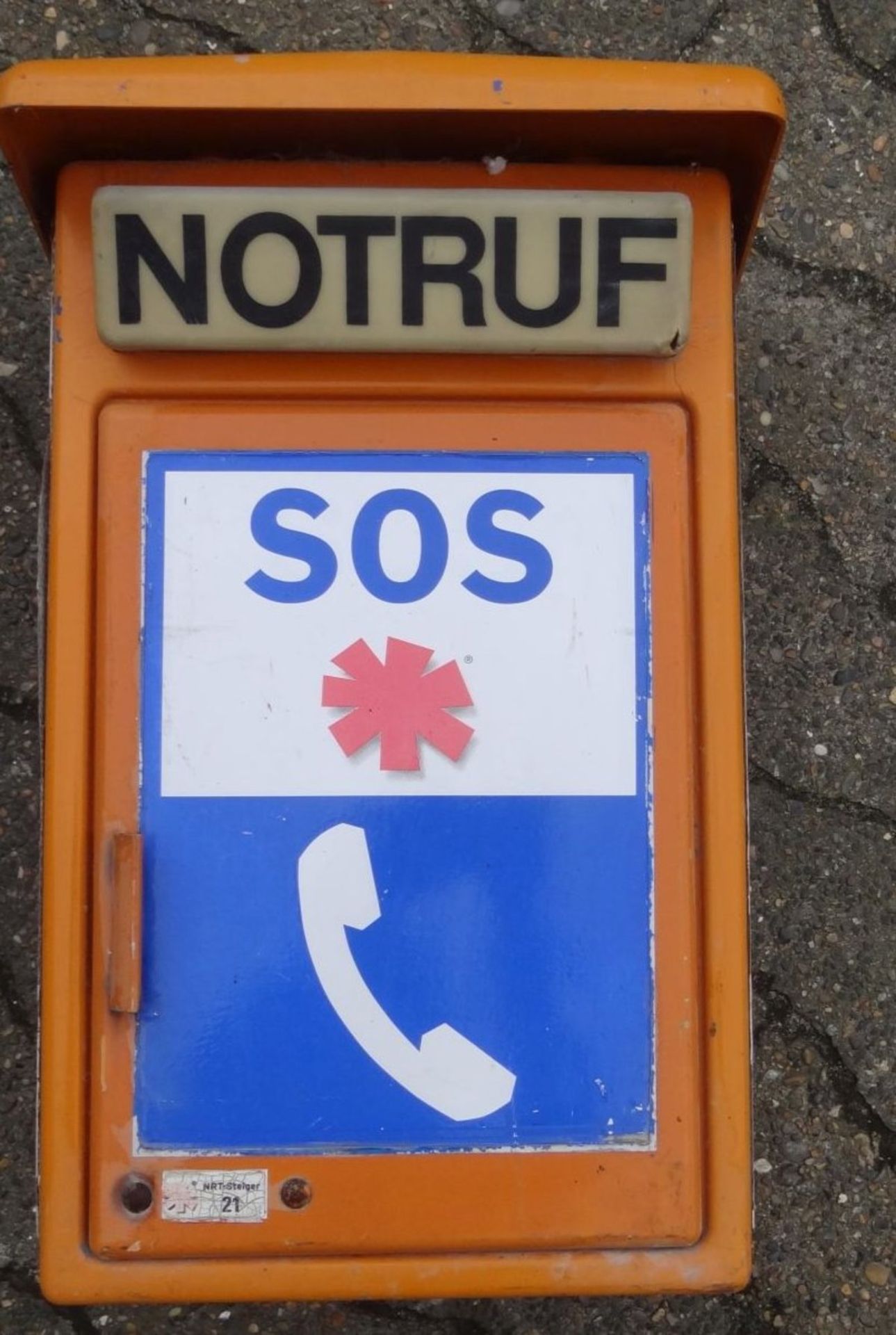 Notruf-Telefon in Blechkasten, Standort Otting (LK Donau-Ries), Alters-u. Gebrauchsspuren, H-54 - Image 4 of 8