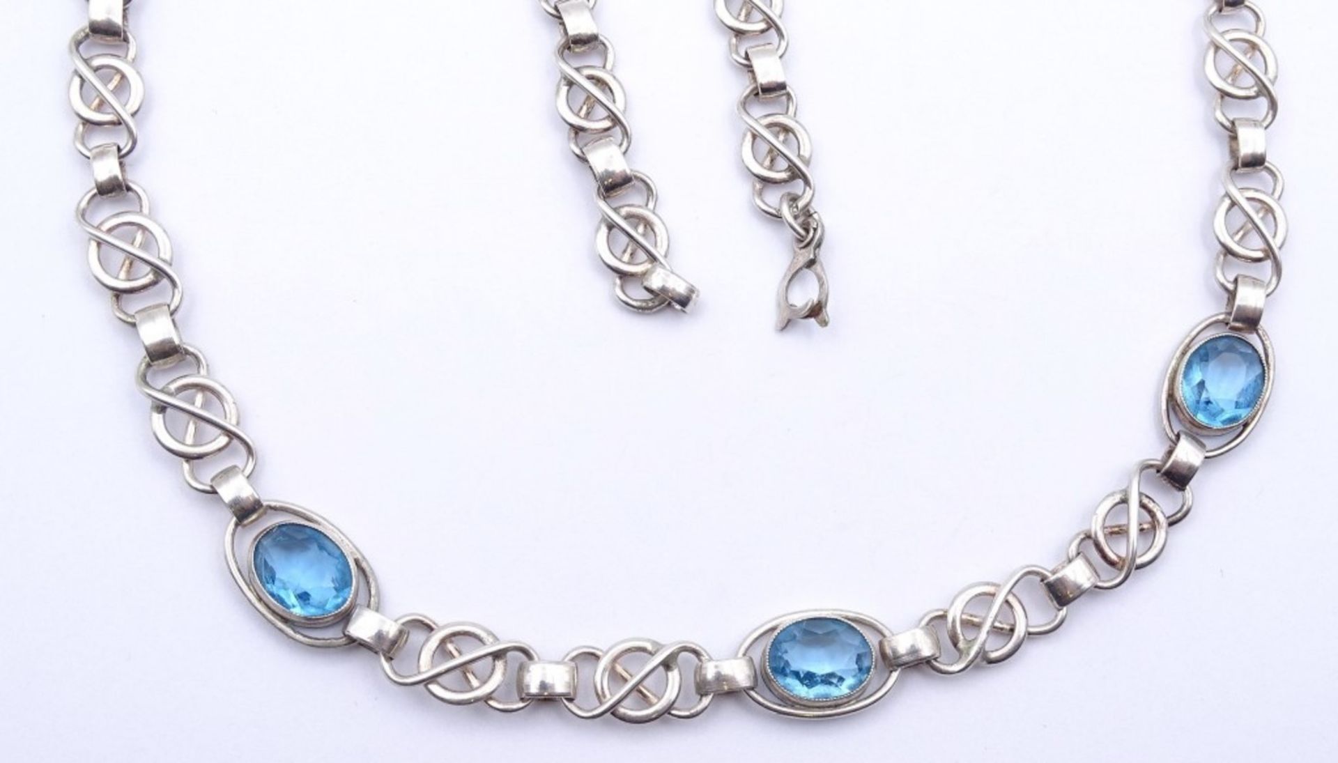Halskette mit 3 oval facc.Blautopase,Silber 0.830, L- 46,5cm, 22,5gr. - Image 2 of 2