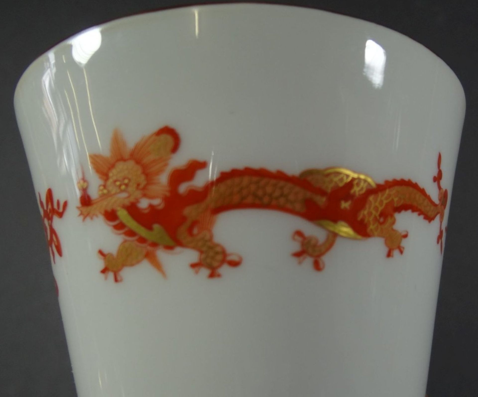 Becher mit U.T. "Meissen" roter Drache, Schwerter mit Punkt, 1.Wahl - Image 6 of 8