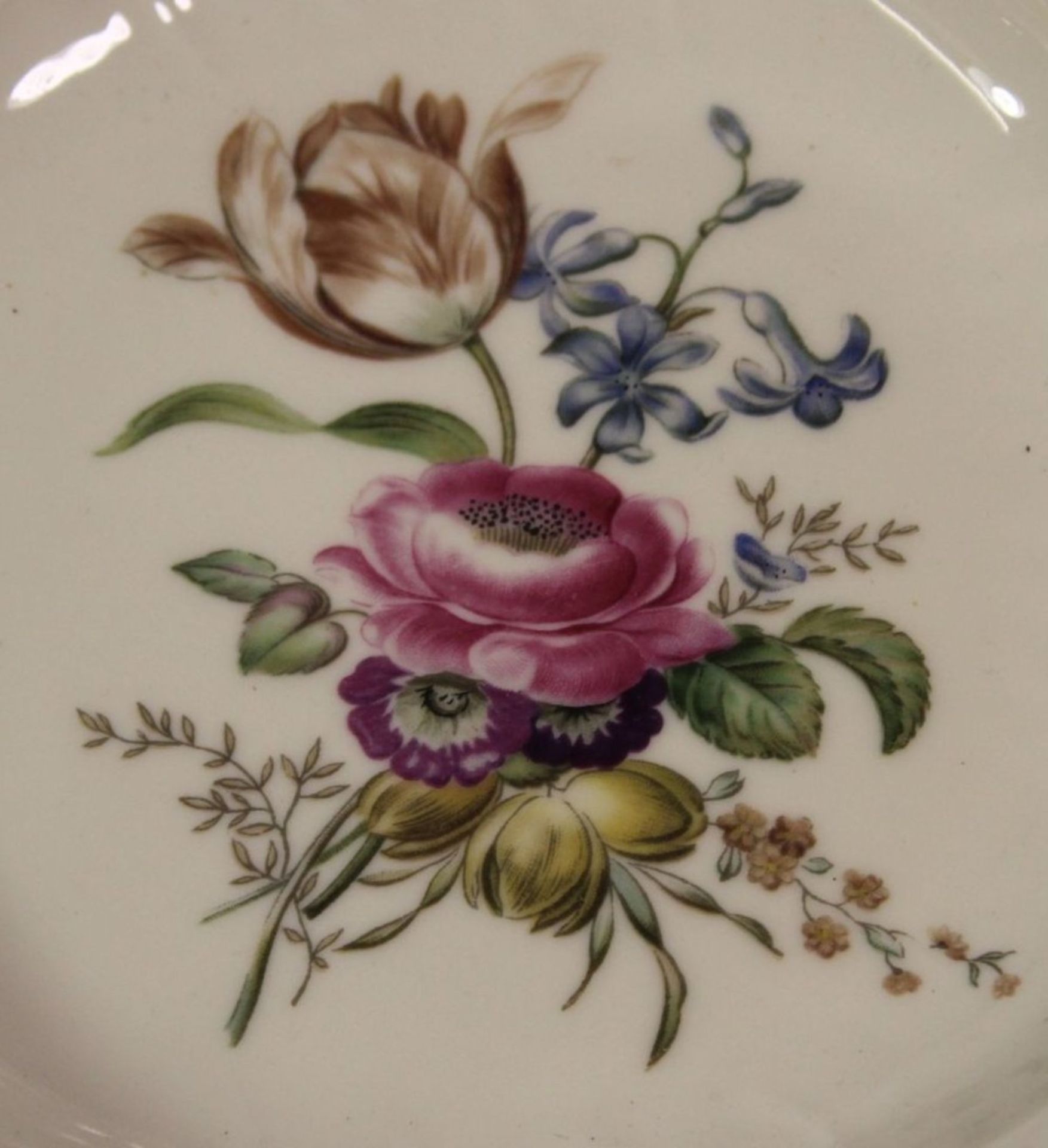 3x Suppenteller, Royal Copenhagen, Blumenbemalung, H-6cm D-25cm. - Image 4 of 6