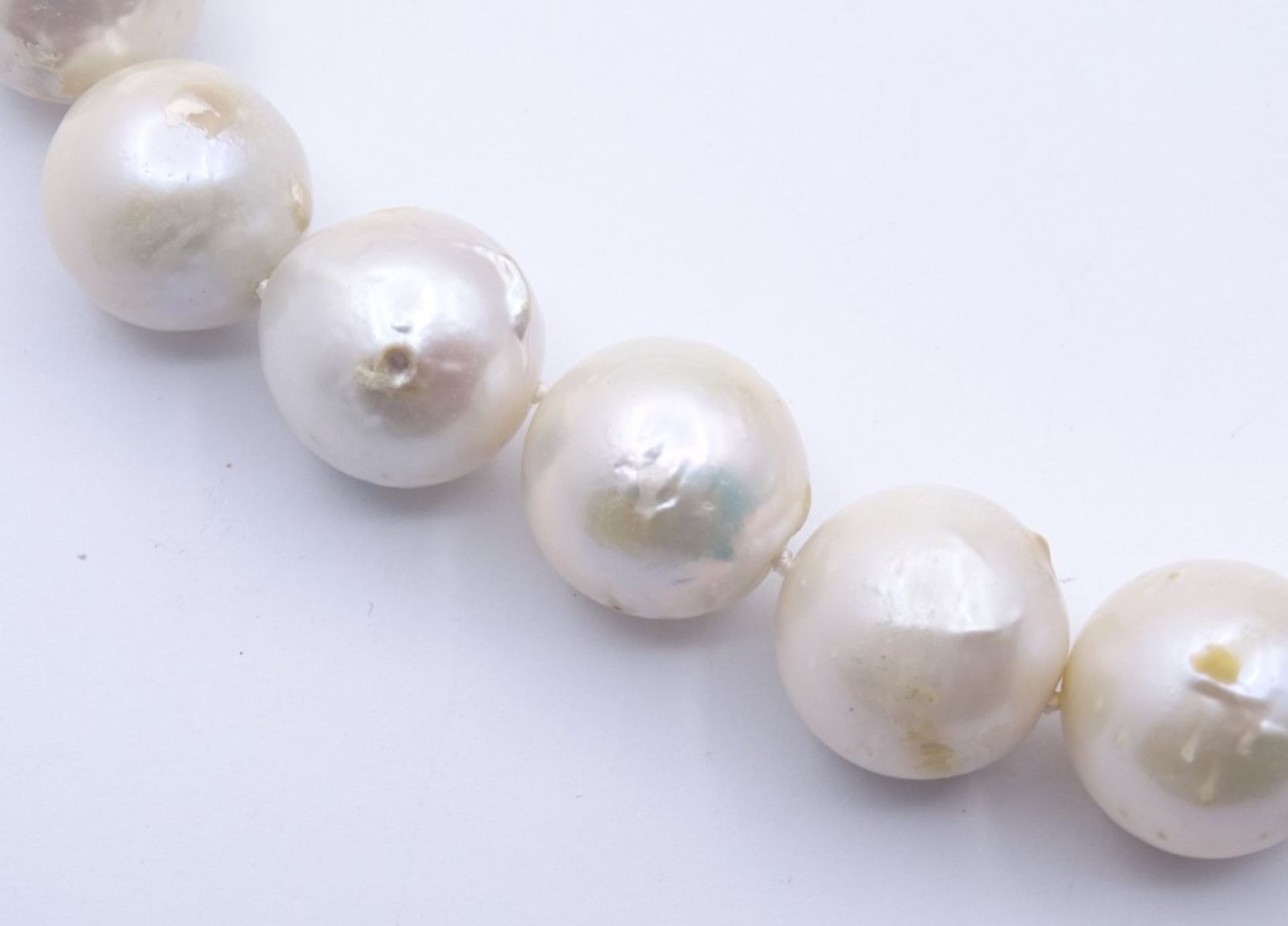 Breite Perlen Halskette mit Sterling Silber Verschluss 0.925 vergoldet, 26 Perlen D- 13,1-15,2mm - Image 2 of 5