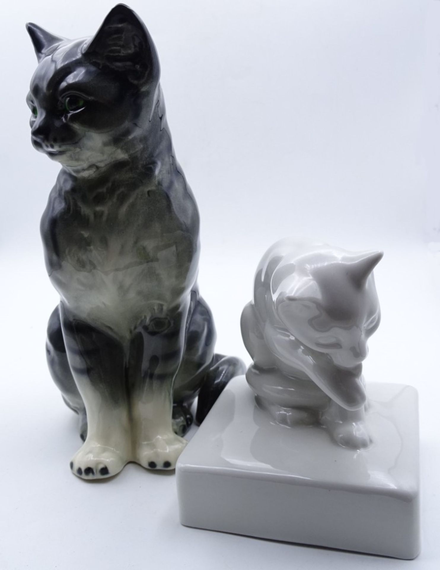 2 Katzenfiguren, 1 x ungemarkt, 1 x Cortendorf, H. 11 und 20 cm - Image 3 of 6