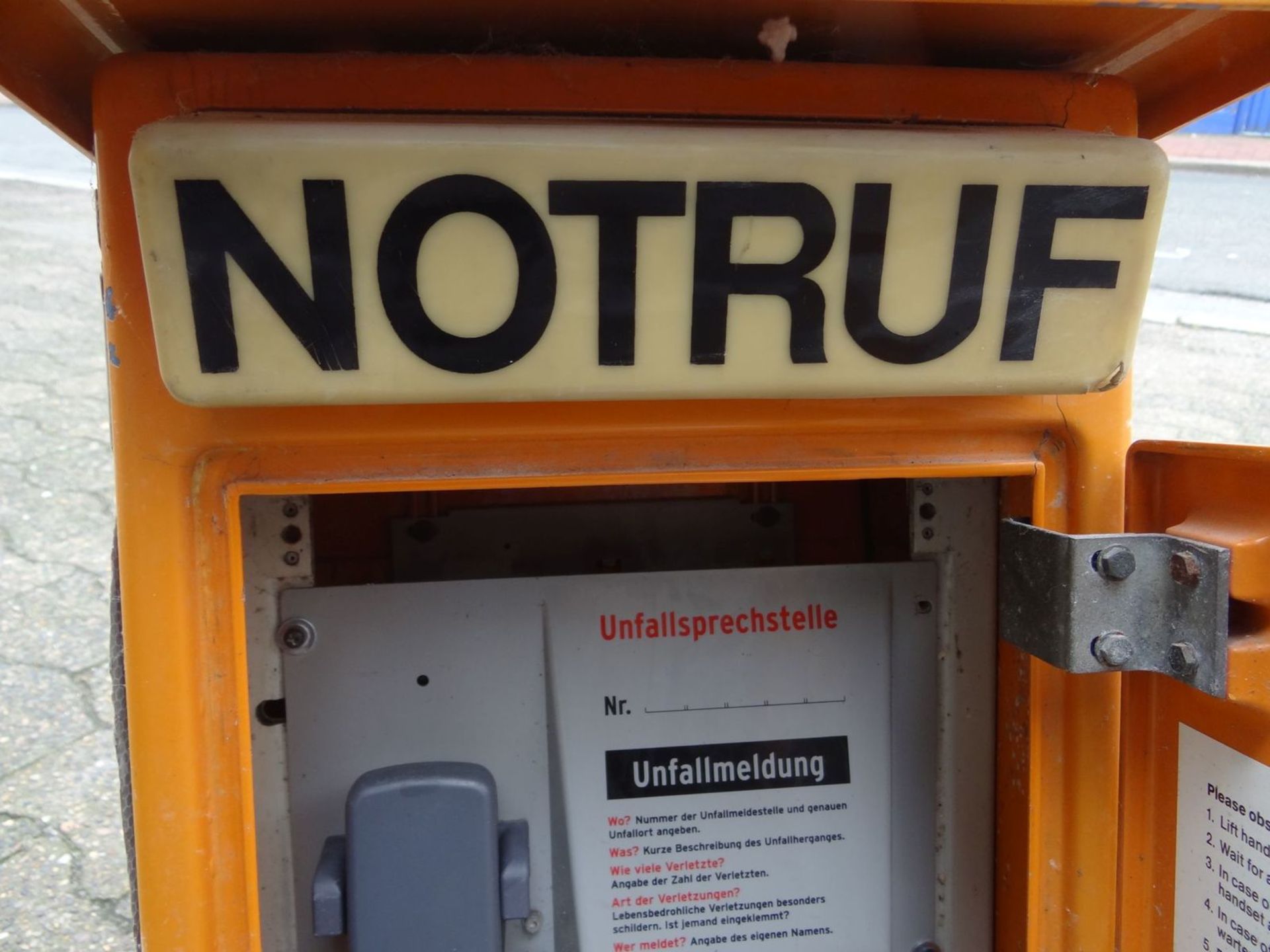 Notruf-Telefon in Blechkasten, Standort Otting (LK Donau-Ries), Alters-u. Gebrauchsspuren, H-54 - Image 3 of 8