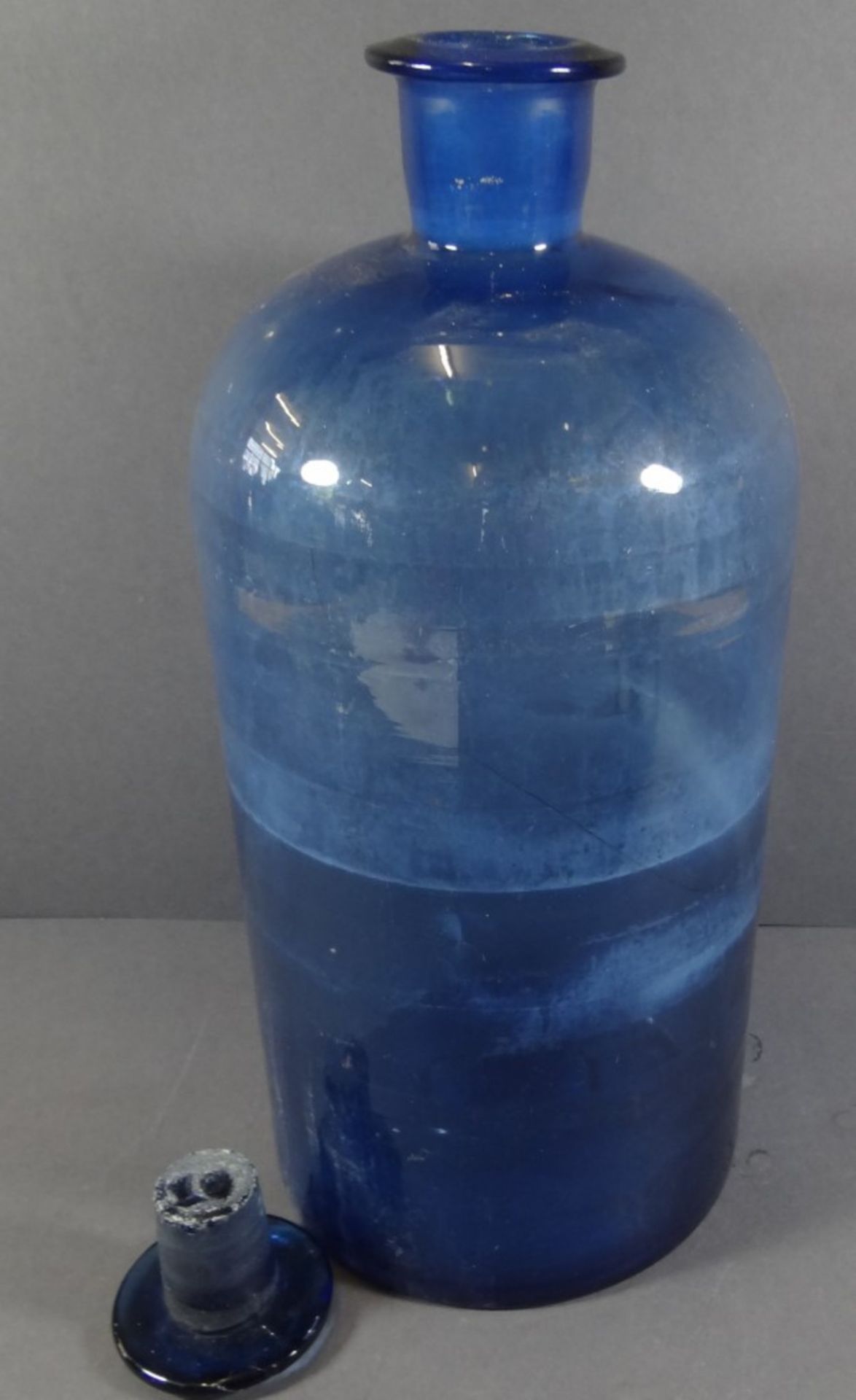 Große Glasapothekenflasche mit Glaspfropfen, H-37cm - Image 2 of 8