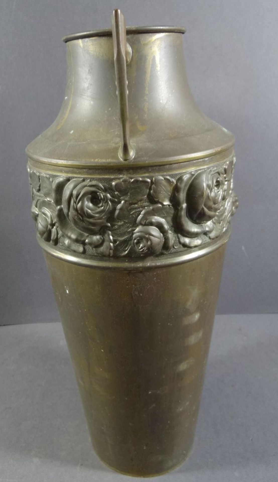 hohe Jugendstil-Vase, Messing, mit Rosendekor, H-30 cm - Image 4 of 7