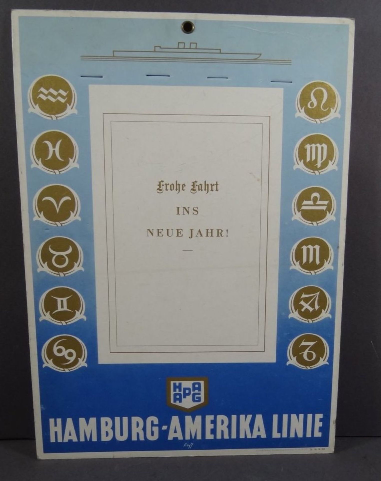Papp-Kalenderhalter der Hamburg Amerika Linie, 60-er Jahre, 33x24 cm, unbenutzt