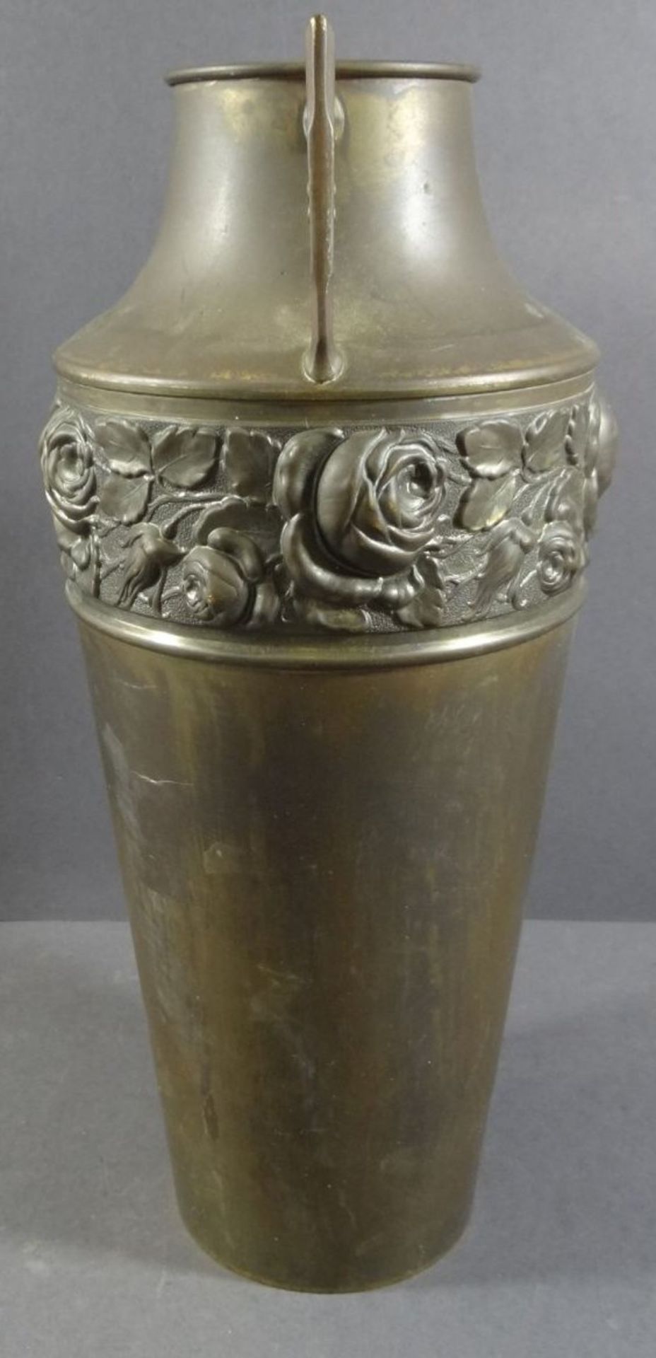 hohe Jugendstil-Vase, Messing, mit Rosendekor, H-30 cm - Image 2 of 7
