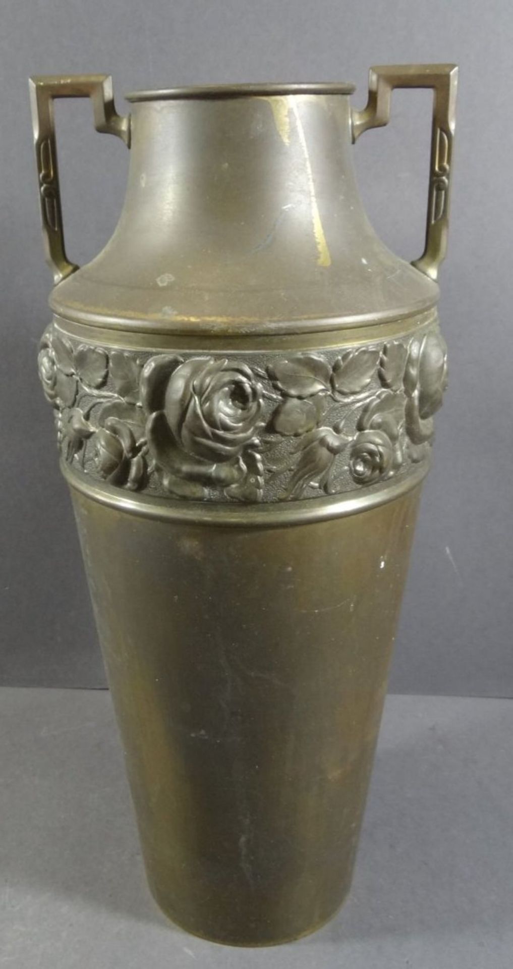 hohe Jugendstil-Vase, Messing, mit Rosendekor, H-30 cm - Image 3 of 7