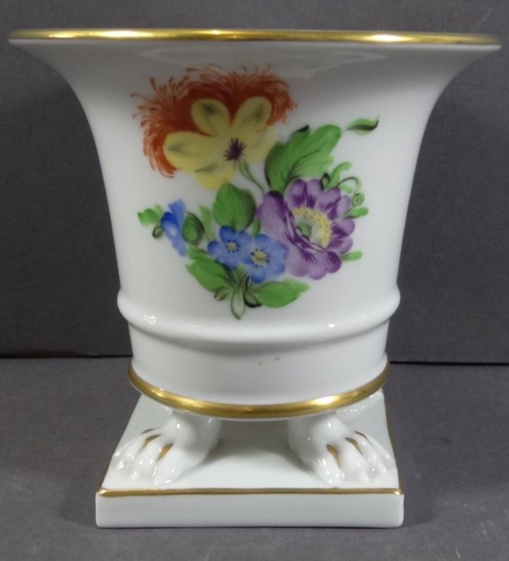 kl. Vase "Herend" Blumenbouquet, H-10,5 cm, D-10 cm, 