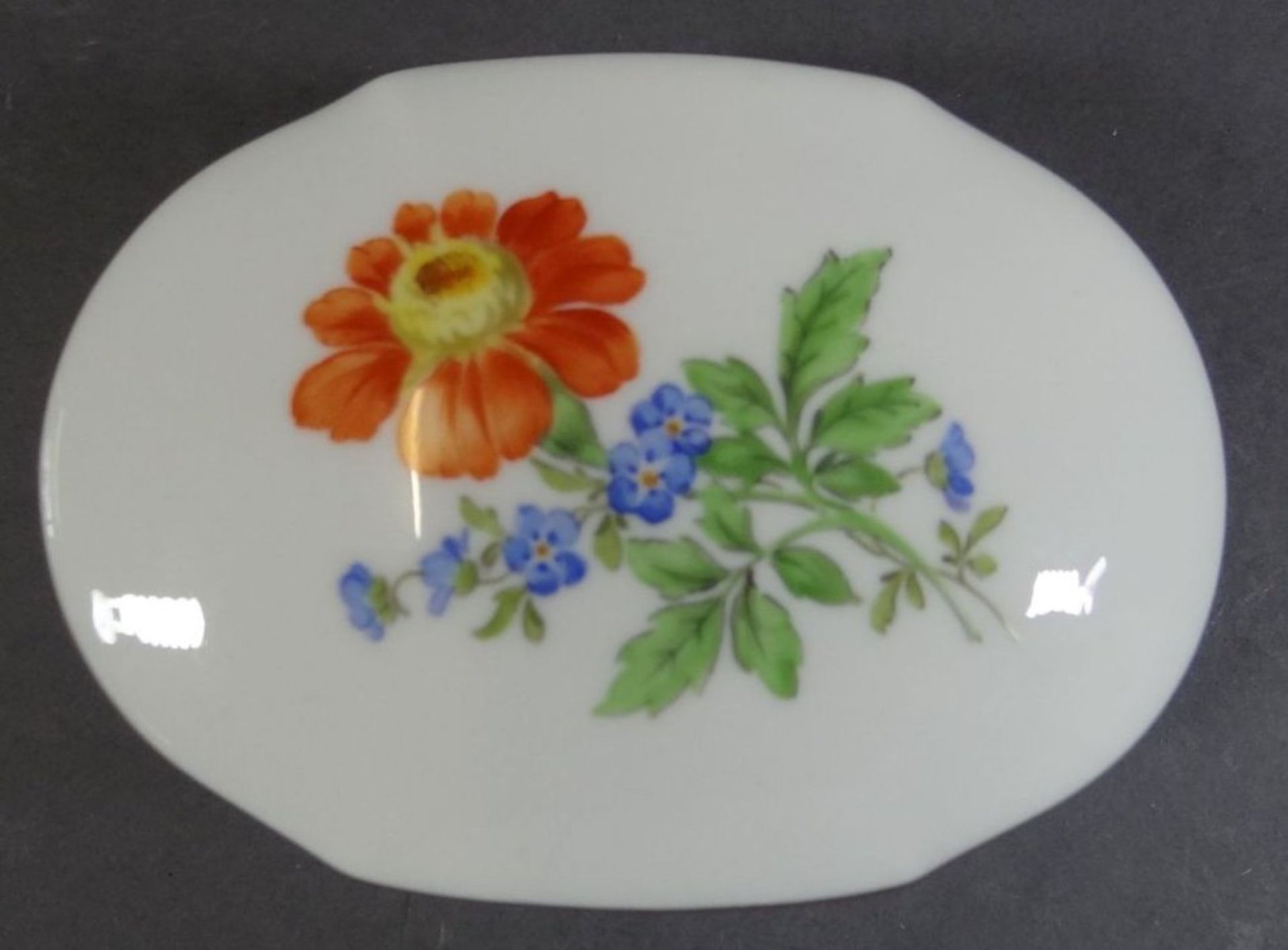 ovale Deckeldose "Meissen" Feldblumen, H-3,5 cm, 9,5x7 cm, 1.Wahl