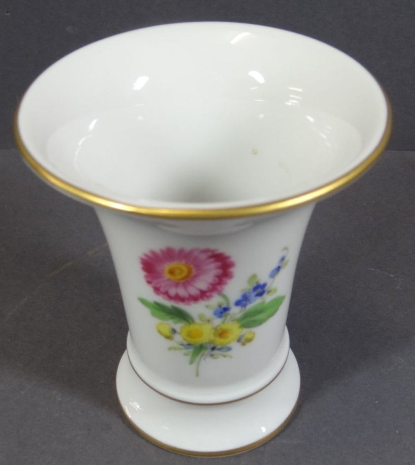 kl. Trichtervase "Meissen" Feldblumen, 1.Wahl, H-10 cm, D-8 cm - Bild 3 aus 6