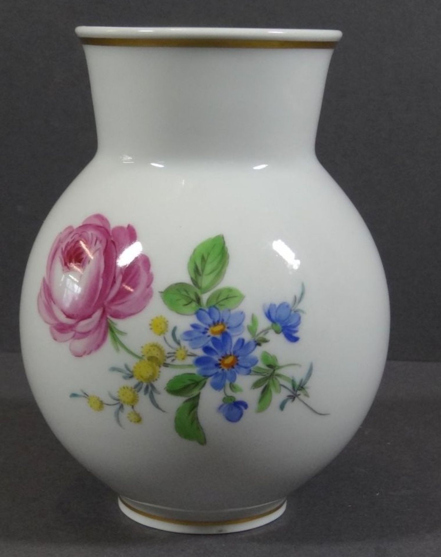 kl. Meissen Vase, rote Rose, H-12 cm, 1.Wahl - Image 2 of 6