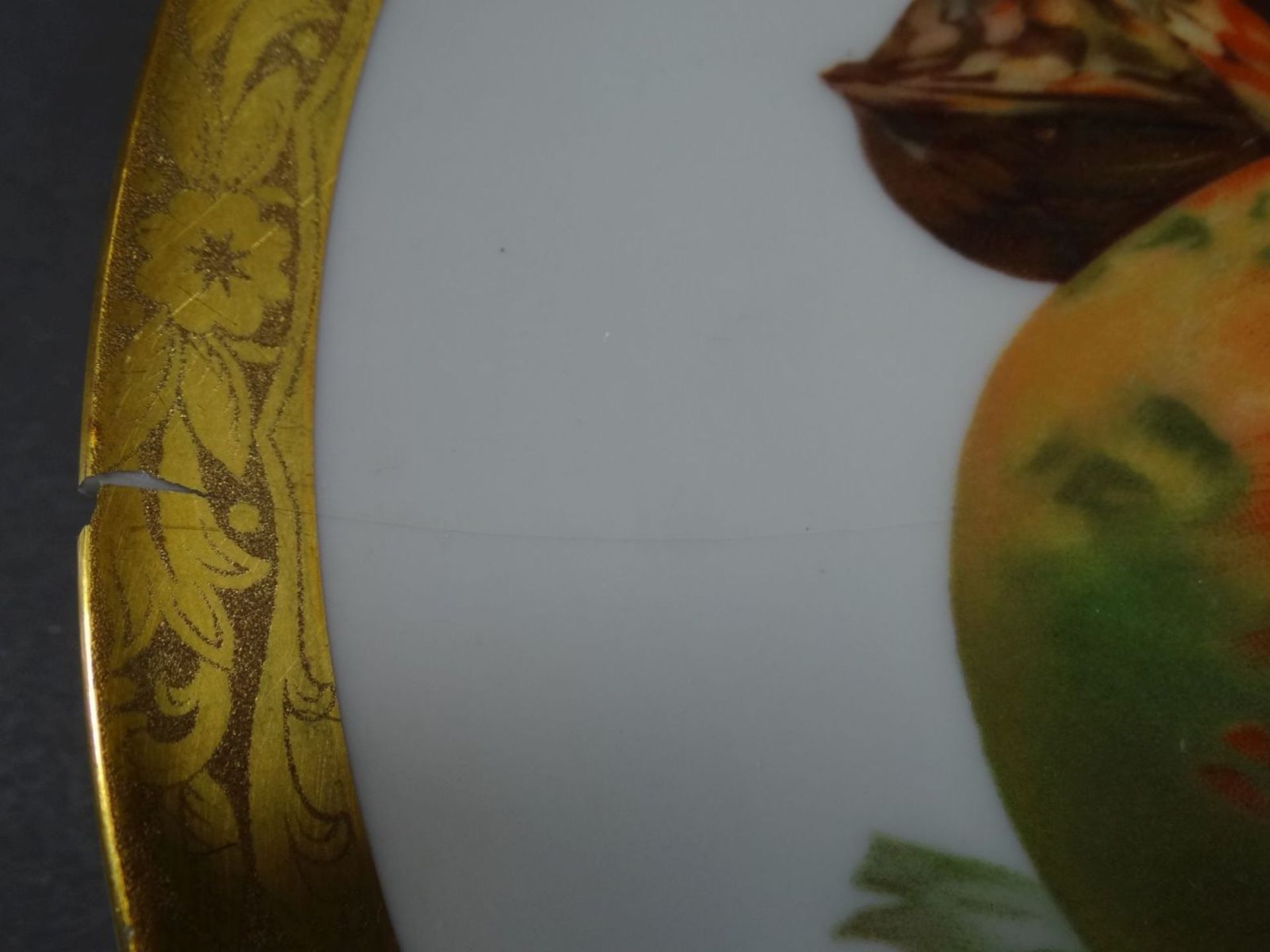 6x Obstteller "Hutschenreuther", Früchtedekor und Goldrand, D-21 cm, 1x mit langen Riss, andere alle - Image 7 of 7