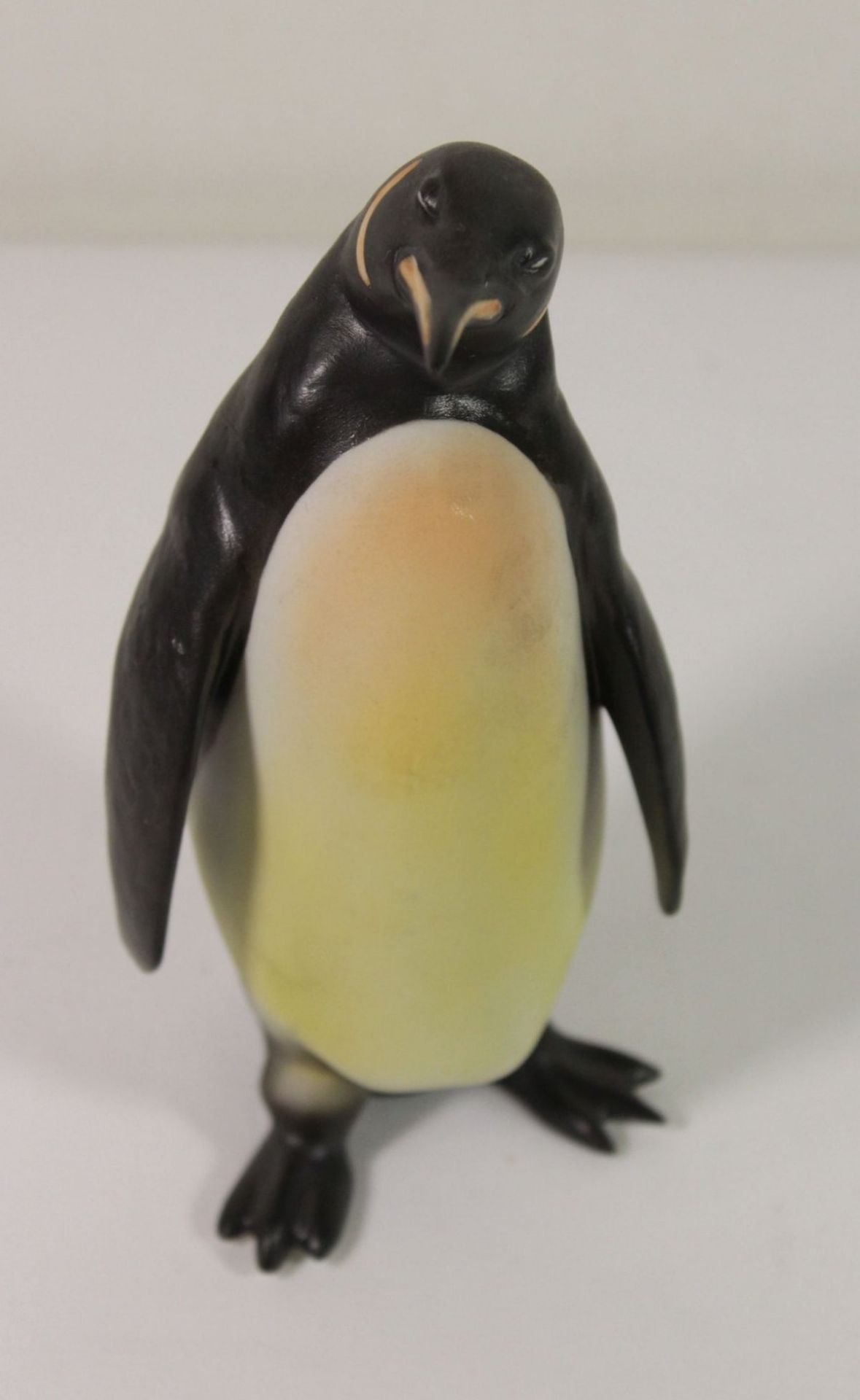 Figur, Pinguin, Gräfenthal, polychr. Bemalung, H-17,5cm.