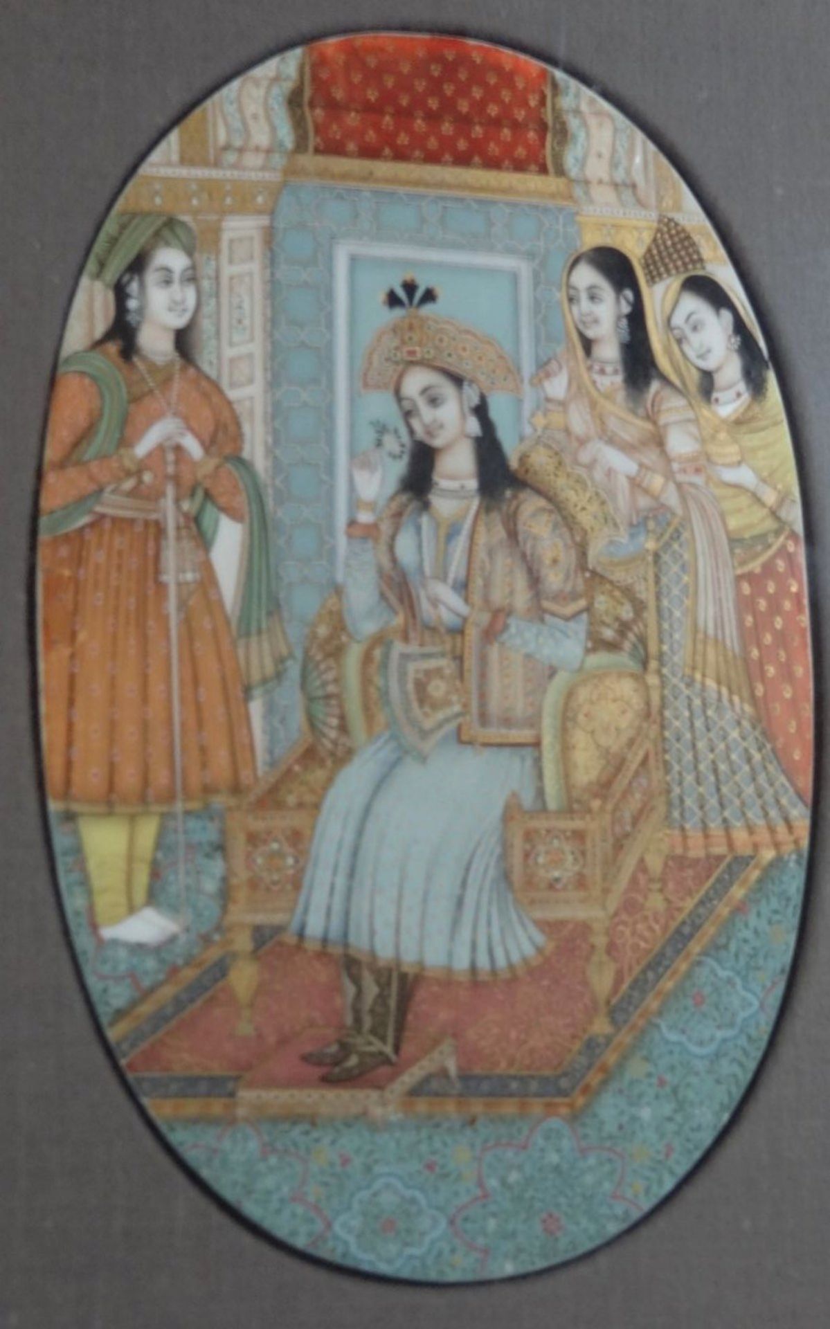 persische Miniaturmalerei auf Beinplatte, 2 ovale Haremszenen ger/Glas, RG 45x22 cm - Bild 4 aus 6