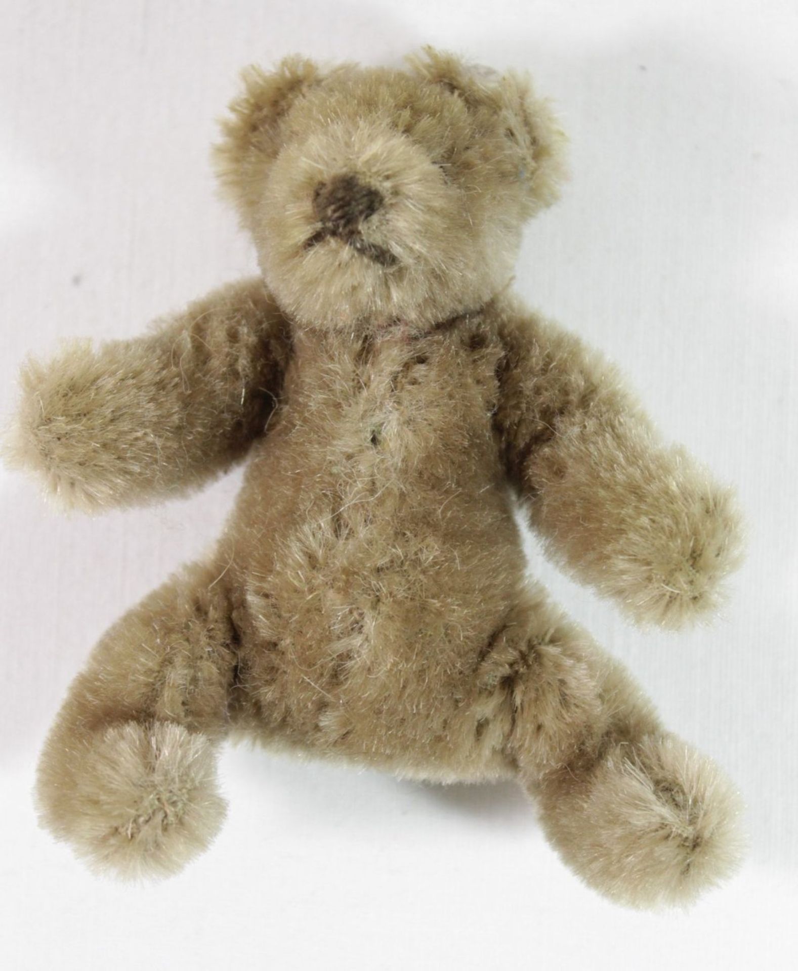 kl. Teddy, Steiff, älter, nur Knopf, H-ca.8,5cm. - Image 2 of 4