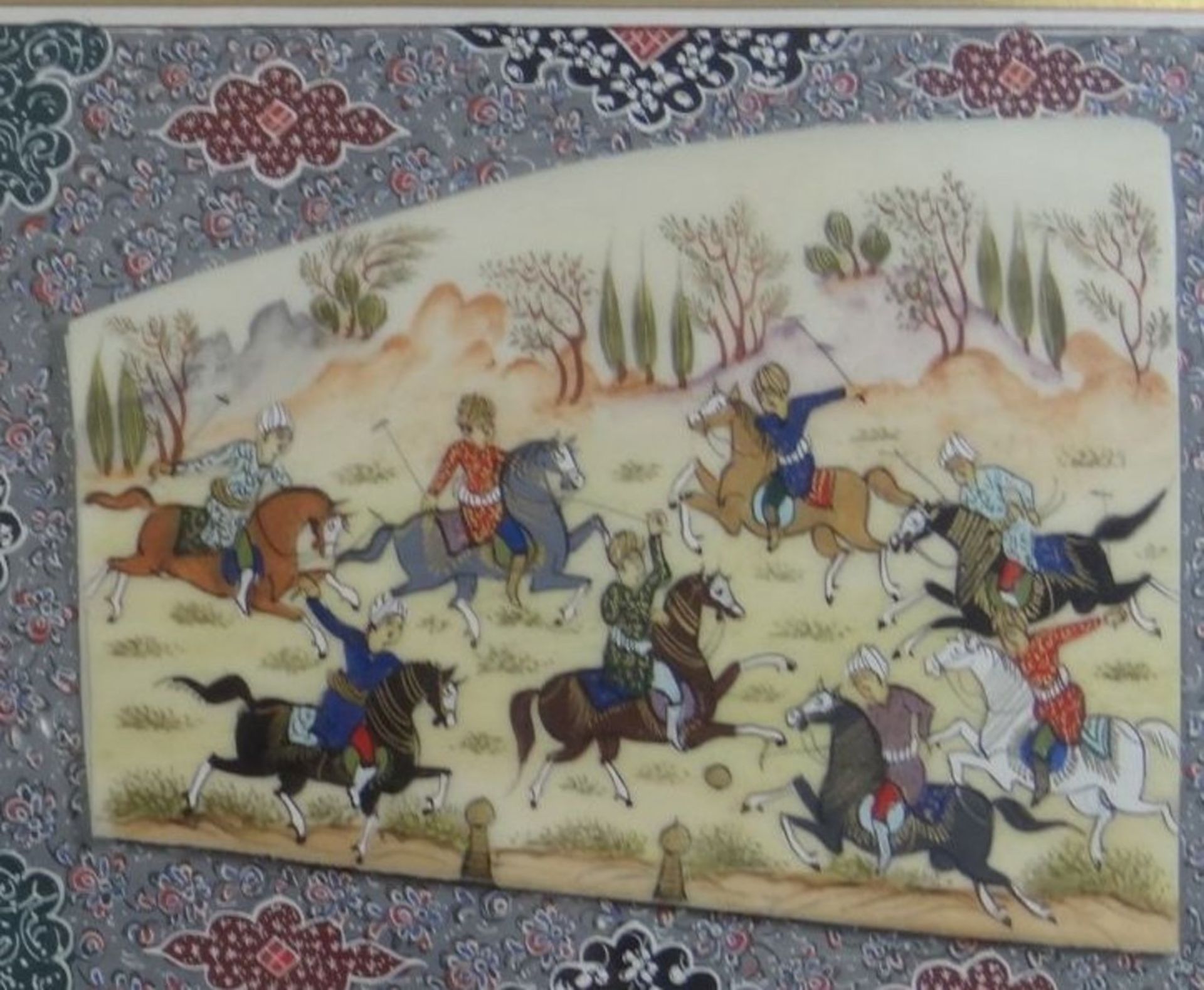 persische Miniaturmalerei auf Beinplatte, Polospieler, ger/Glas, RG 26x32 cm - Bild 3 aus 6