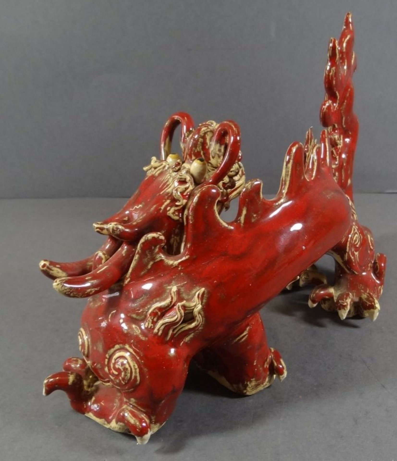 Drache, China, rot bemalt, Ochsenblut (Sang de Boeuf), Alter? L-23 cm, H-16 cm - Image 5 of 7