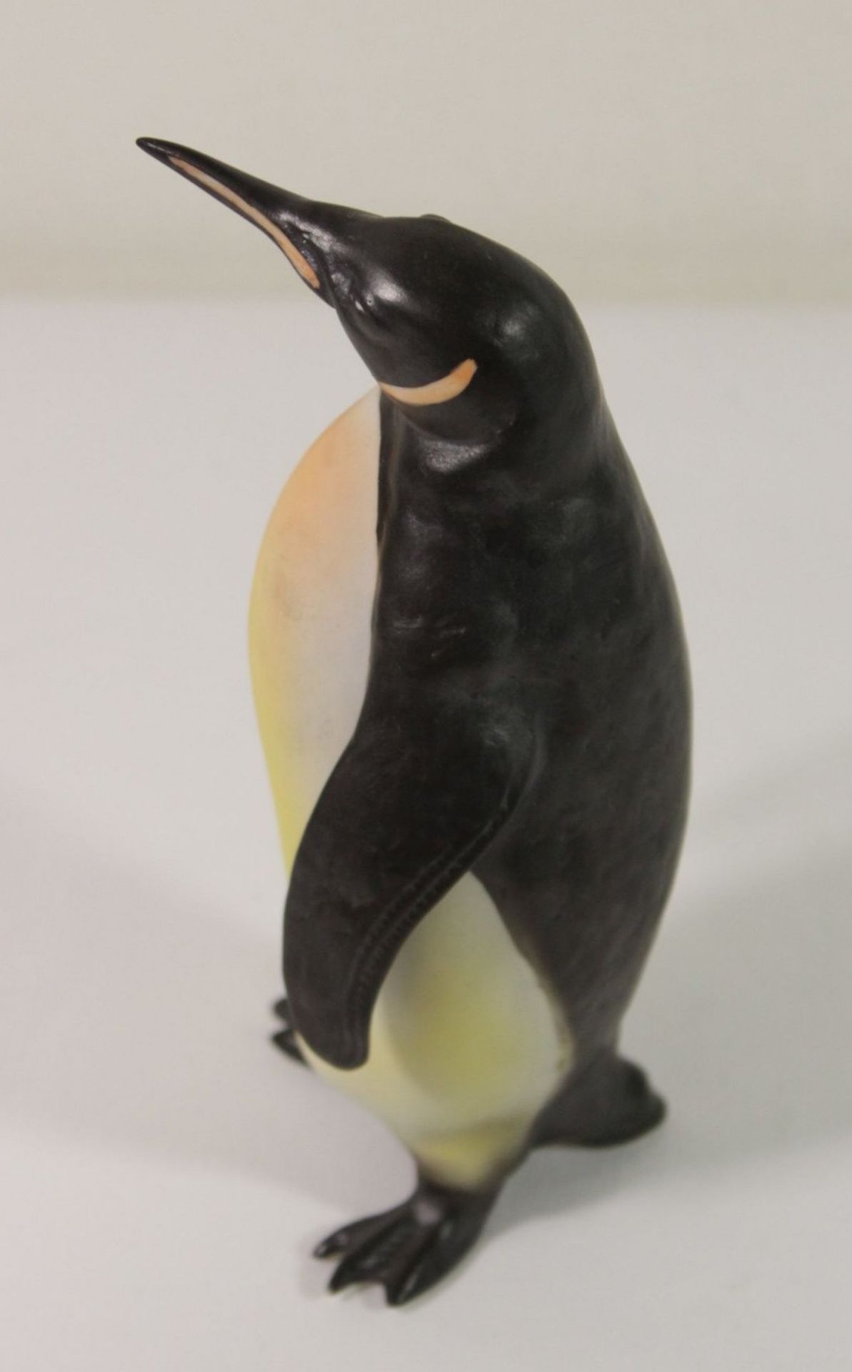 Figur, Pinguin, Gräfenthal, polychr. Bemalung, H-17,5cm. - Image 4 of 5