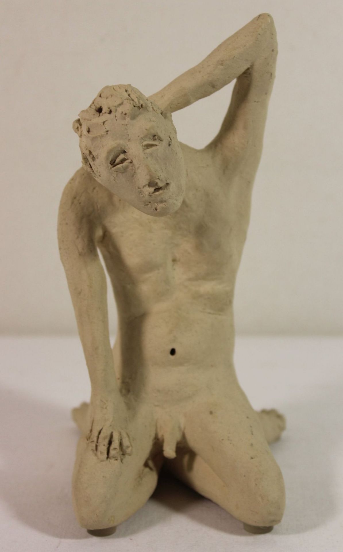 Ton-Skulptur, männl. Akt, monogrammiert u. datiert 1994, H-18,5cm.
