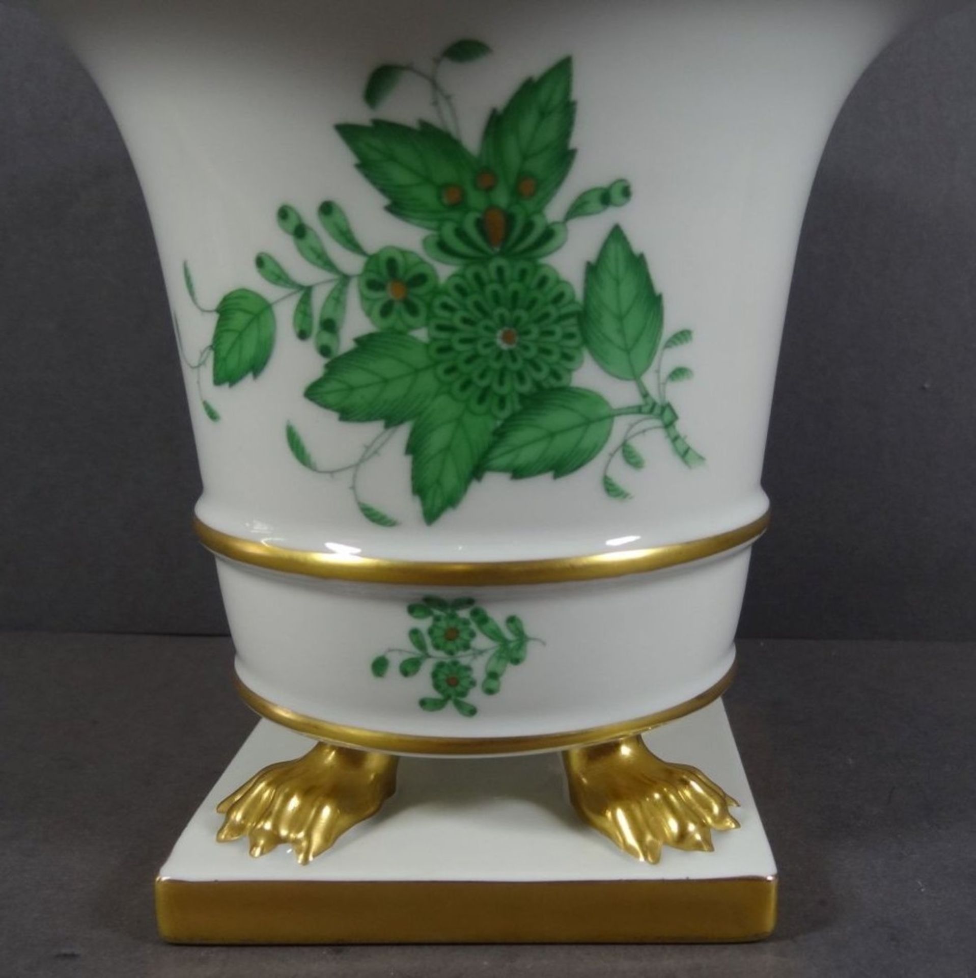 Vase auf vier Tatzen "Herend" Apponyi grün, H-13 cm, D-14,5 cm - Bild 3 aus 6
