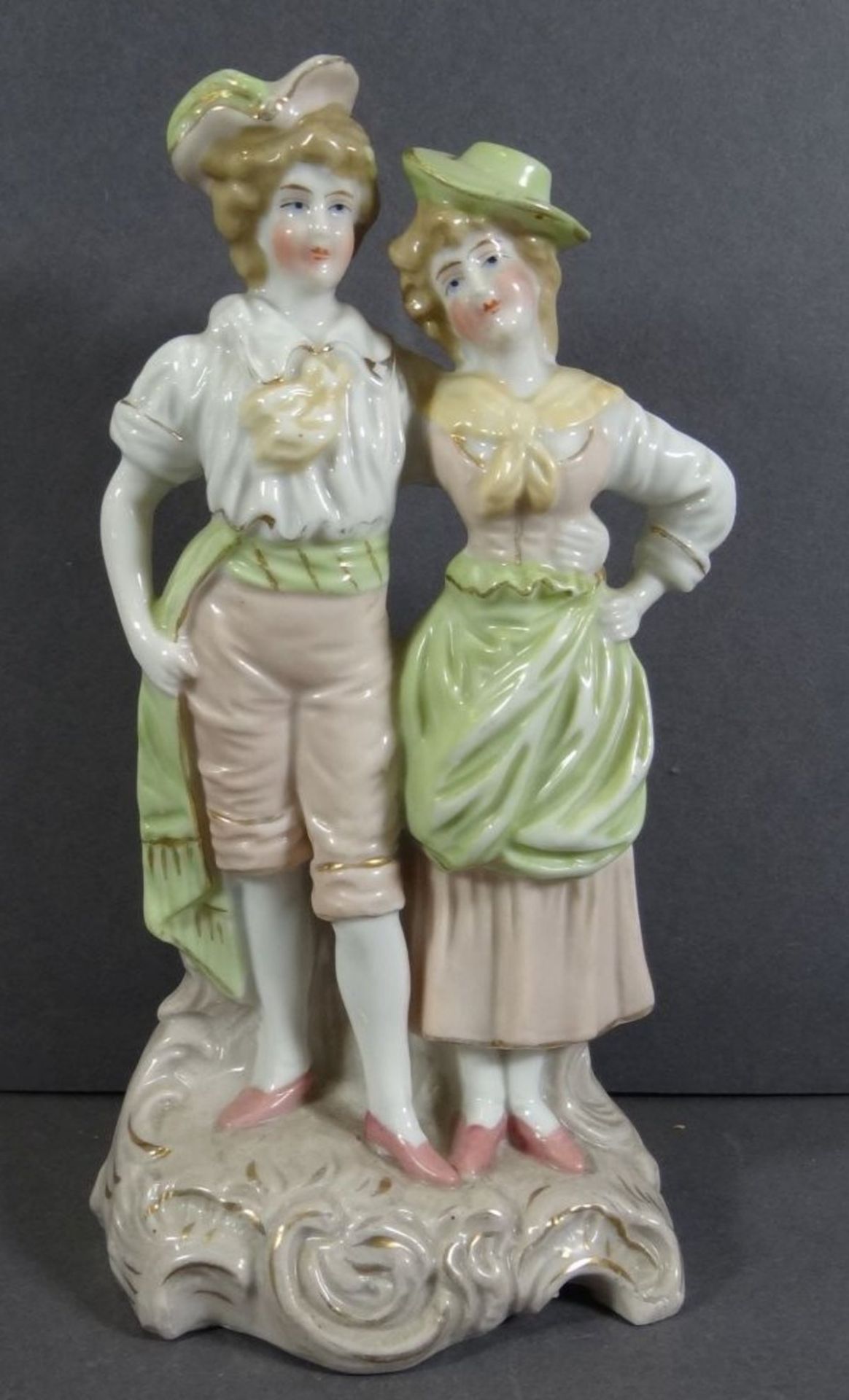 Junges Paar, bemalt, um 1900, H-16,5 cm