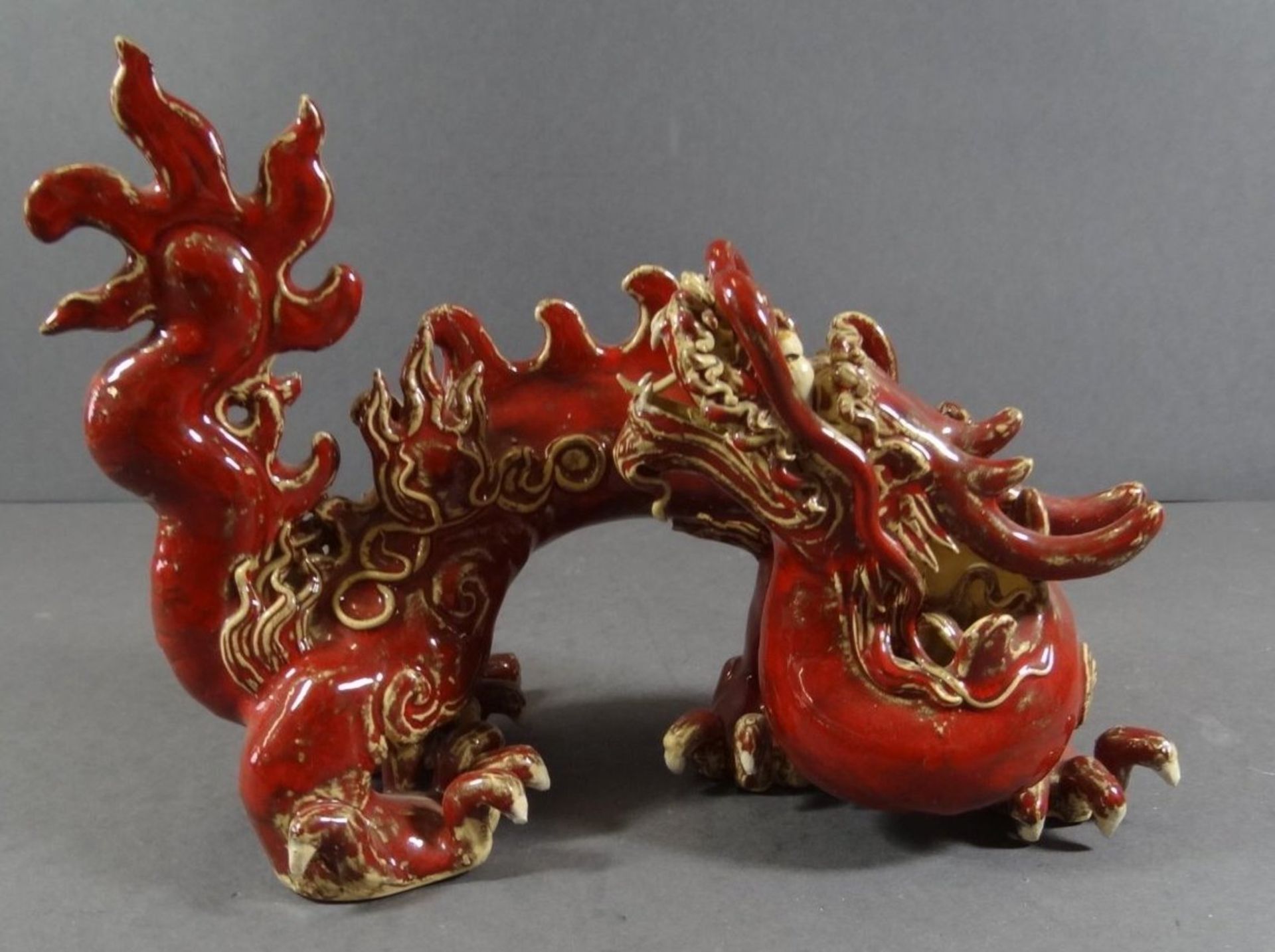 Drache, China, rot bemalt, Ochsenblut (Sang de Boeuf), Alter? L-23 cm, H-16 cm - Image 6 of 7