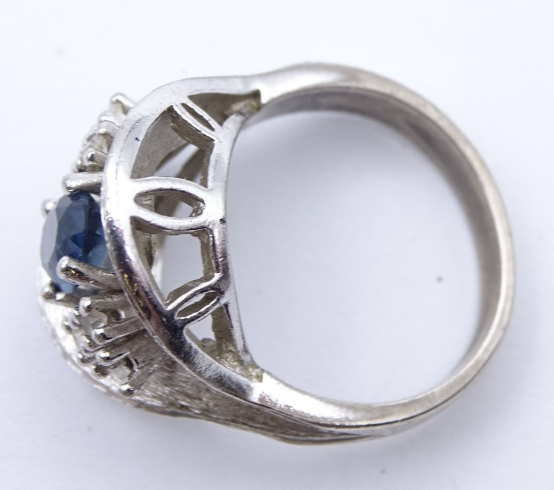 Ring, 925er-Silber, blauer und klare fac. Steine, RG 57, 9 gr., Krone: 1,8x1,8 cm, leicht - Image 4 of 4