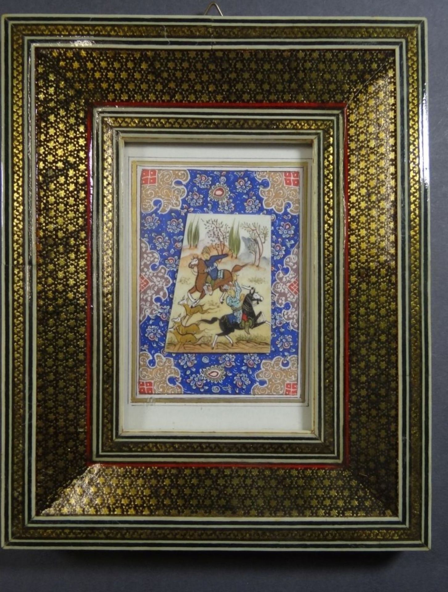 persische Miniaturmalerei auf Beinplatte, Jagdszene, ger/Glas, Rahmen intarsiert mit Beineinlagen,