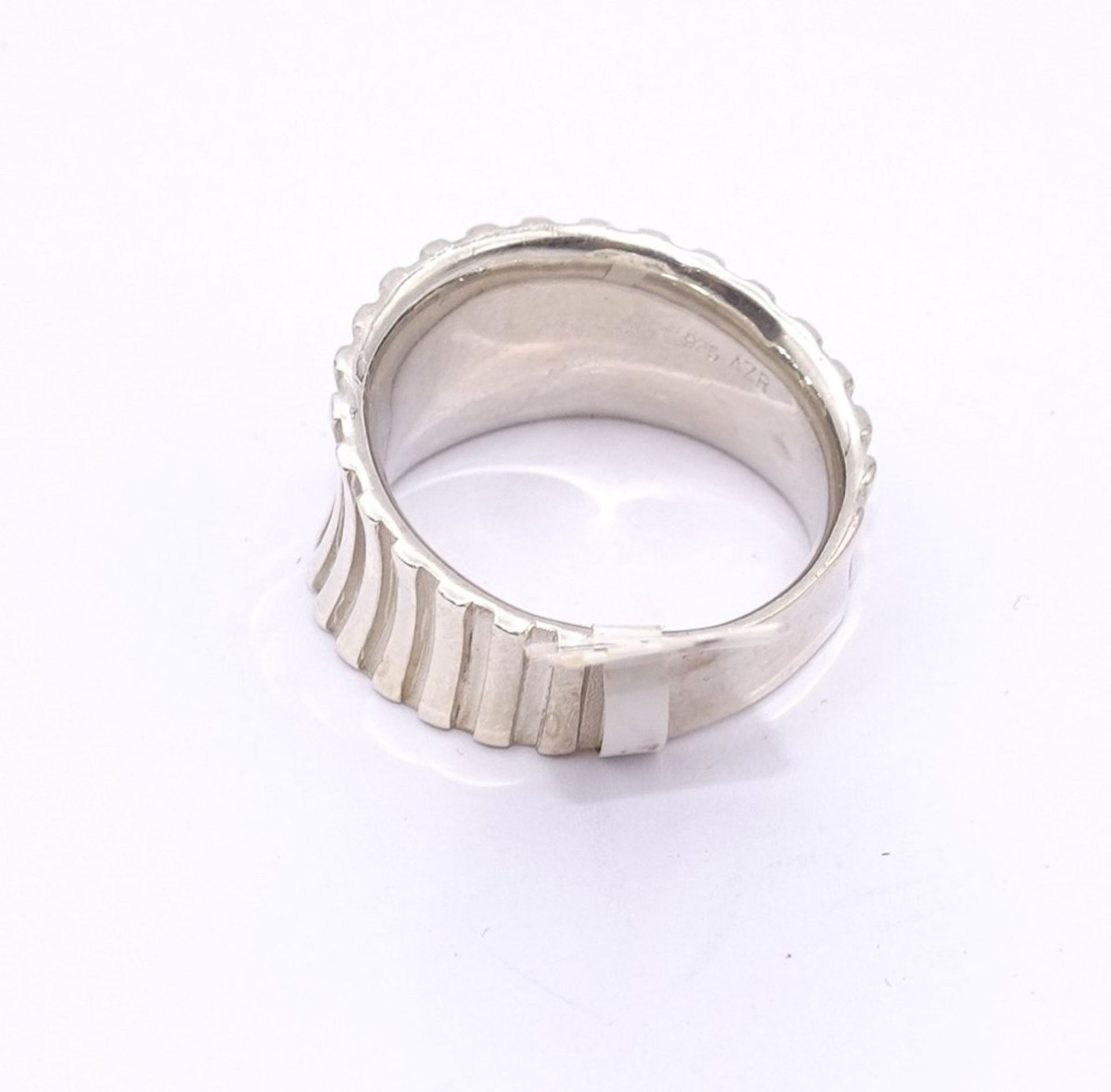 Ring, Sterlingsilber, RG. 64, B. 0,7-1,4 cm, 10,8 gr., gest. "AZR", neuwertig, mit Etikett - Image 3 of 3