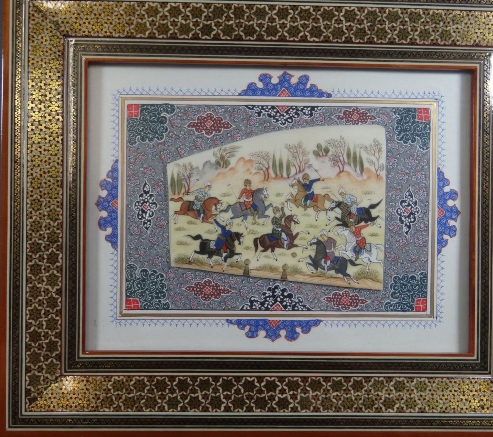 persische Miniaturmalerei auf Beinplatte, Polospieler, ger/Glas, RG 26x32 cm - Bild 2 aus 6