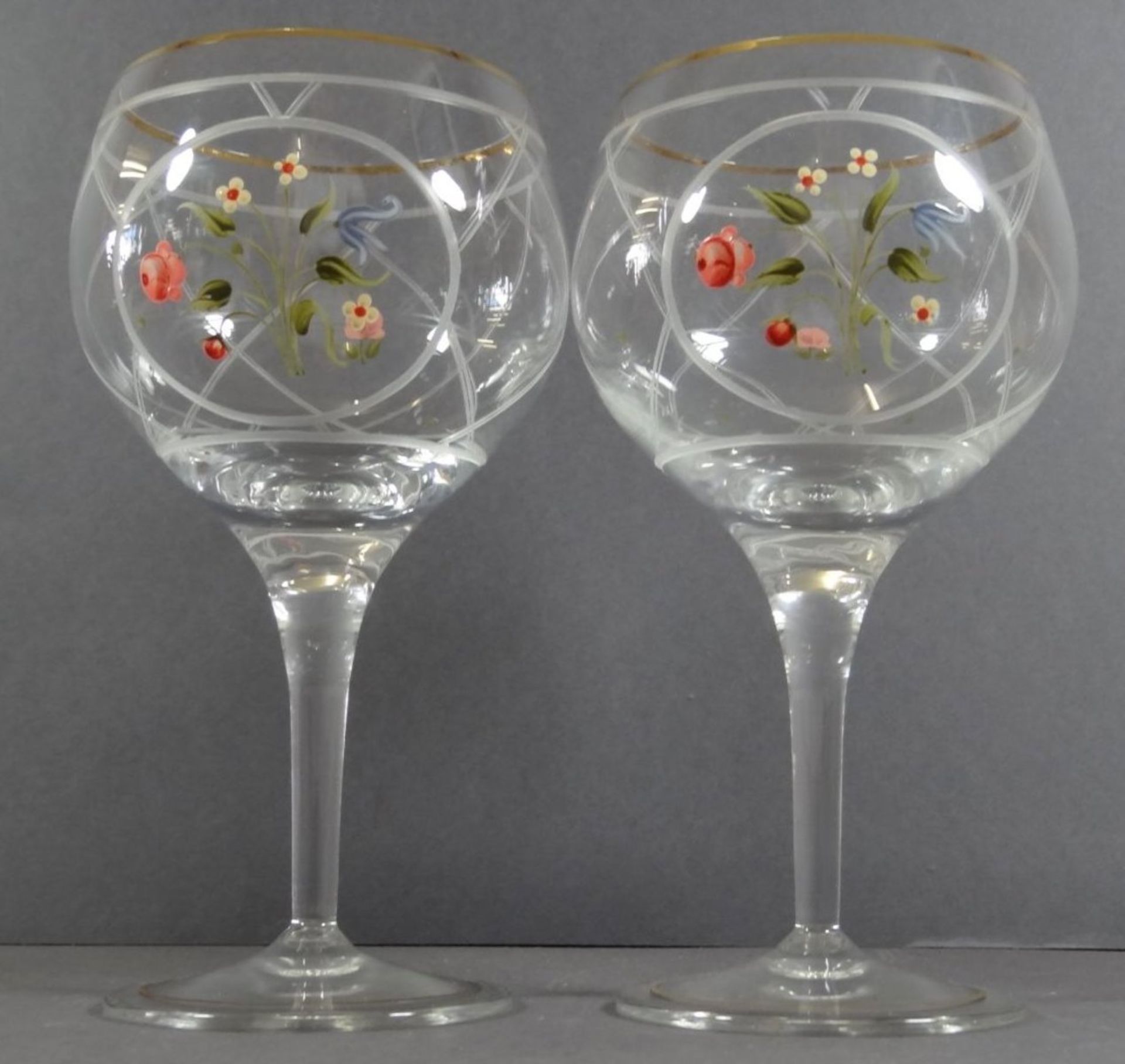 2 gr. Weingläser mit Emailleblumen, H-17 cm - Bild 3 aus 6