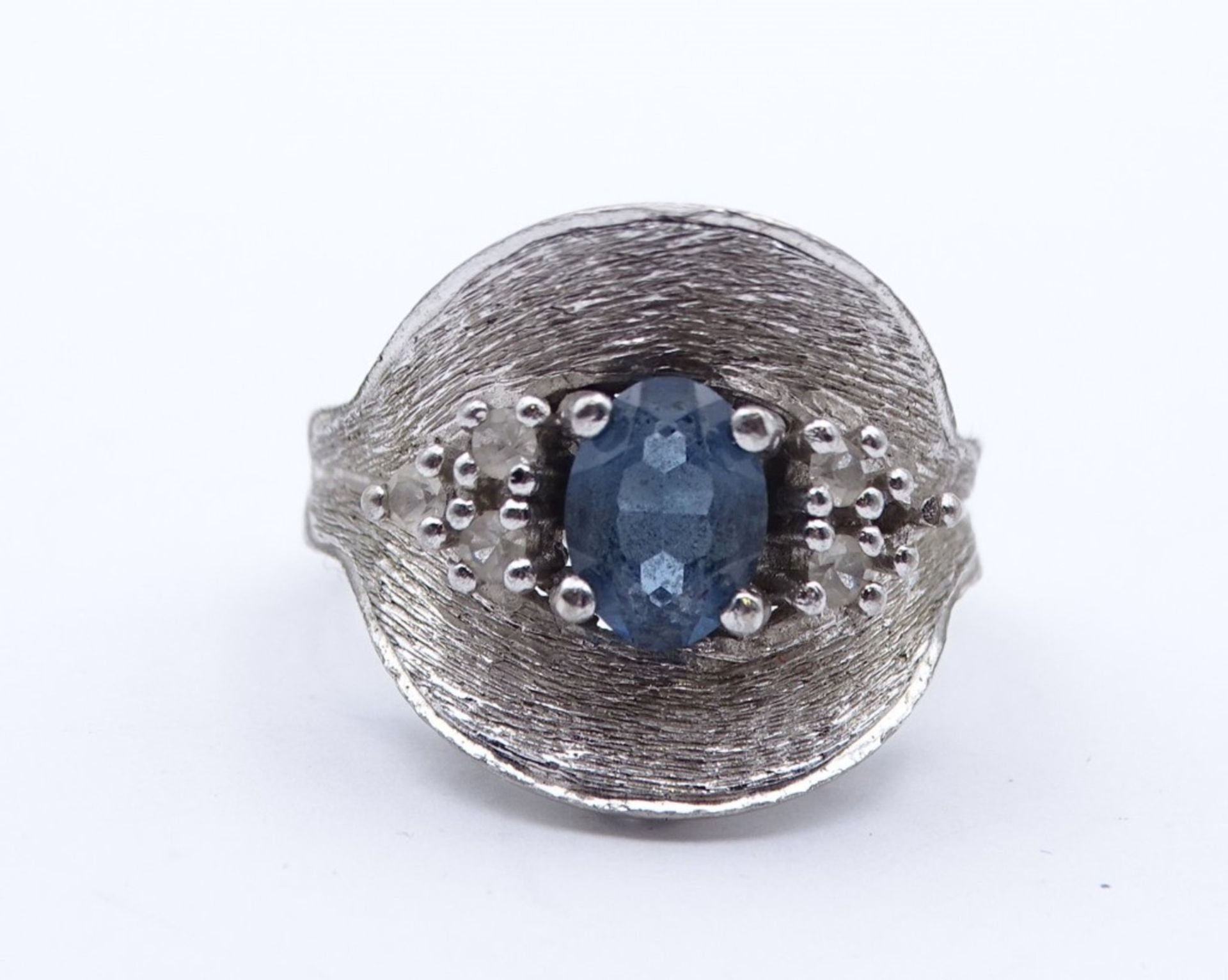 Ring, 925er-Silber, blauer und klare fac. Steine, RG 57, 9 gr., Krone: 1,8x1,8 cm, leicht