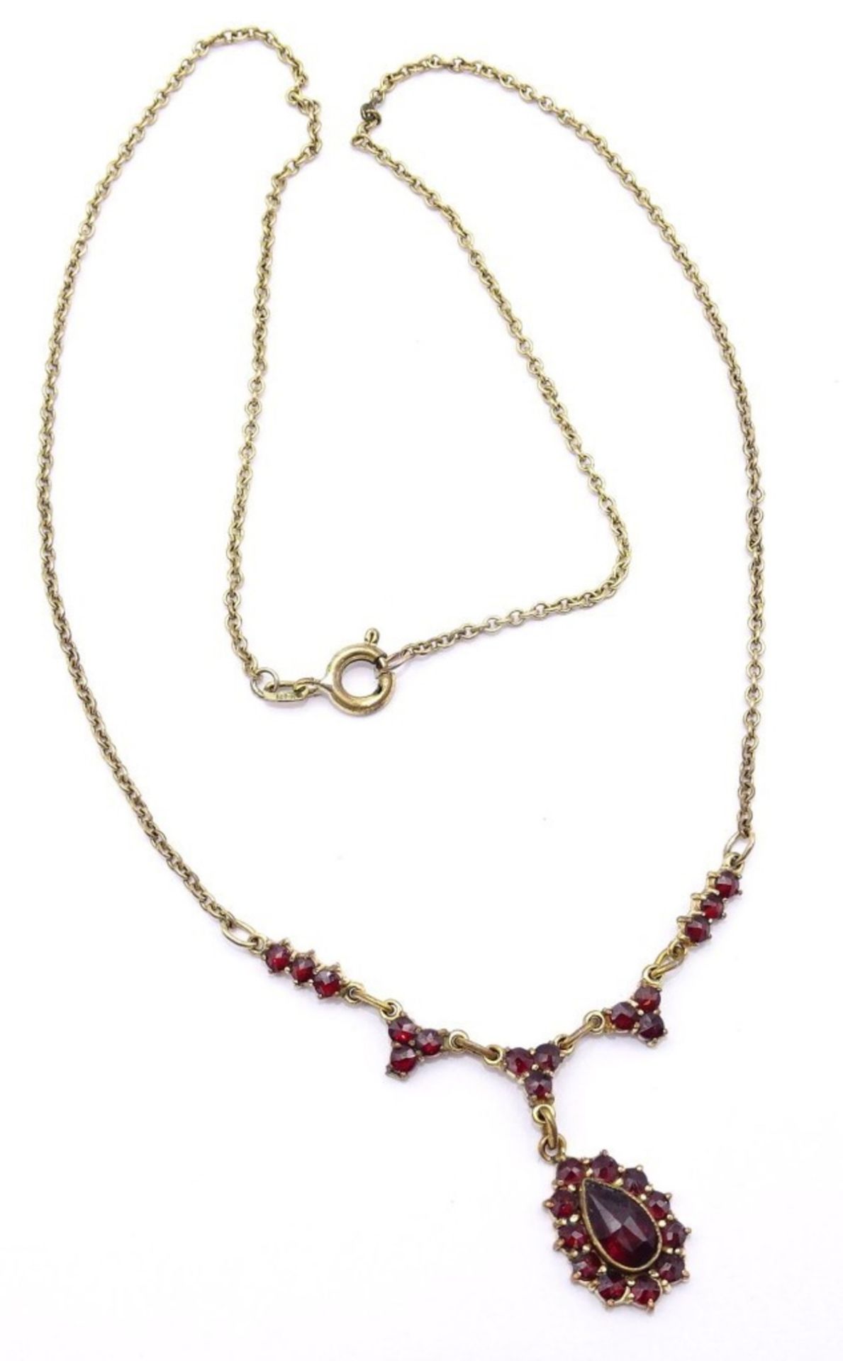 Granatcollier, Normgold, L. 43 cm, 3,6 gr., leicht reinigungsbedürftig