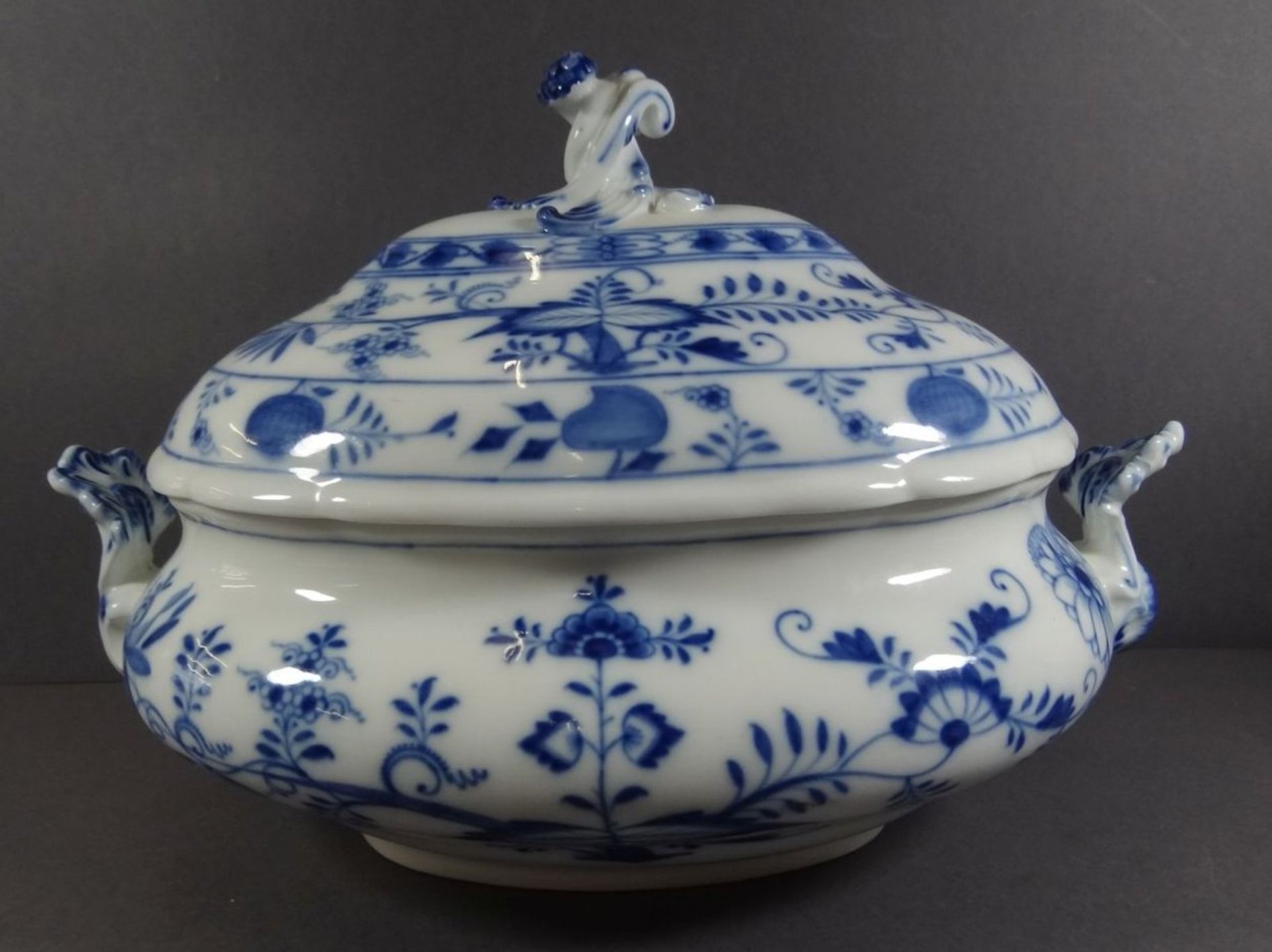 grosse ovale Terrine "Meissen" Zwiebelmuster, 1.Wahl, H-22 cm, 35x20 cm - Image 4 of 8