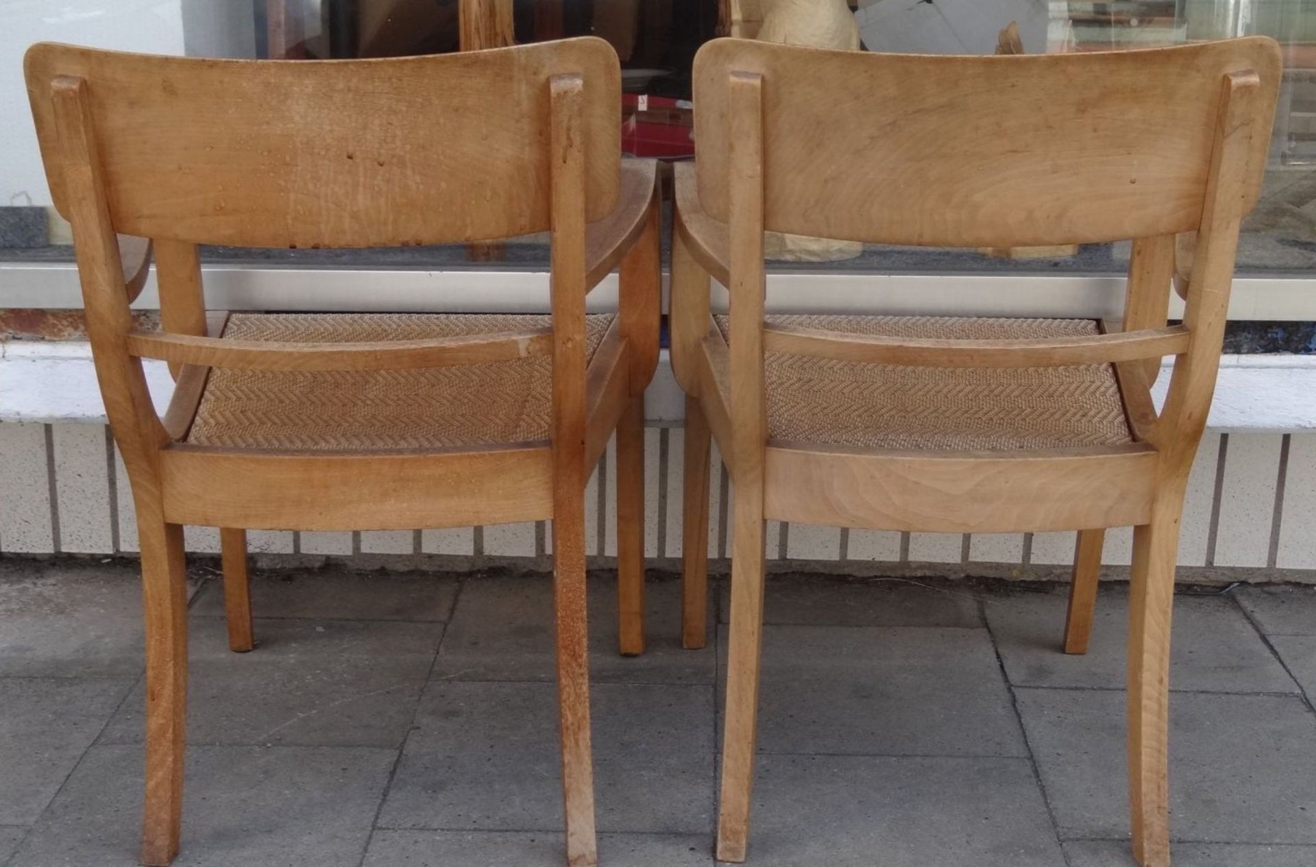 Paar Art Deko Armlehnstühle, Sitz aus Korbgeflecht, H-80 cm, B-55 cm - Image 5 of 8