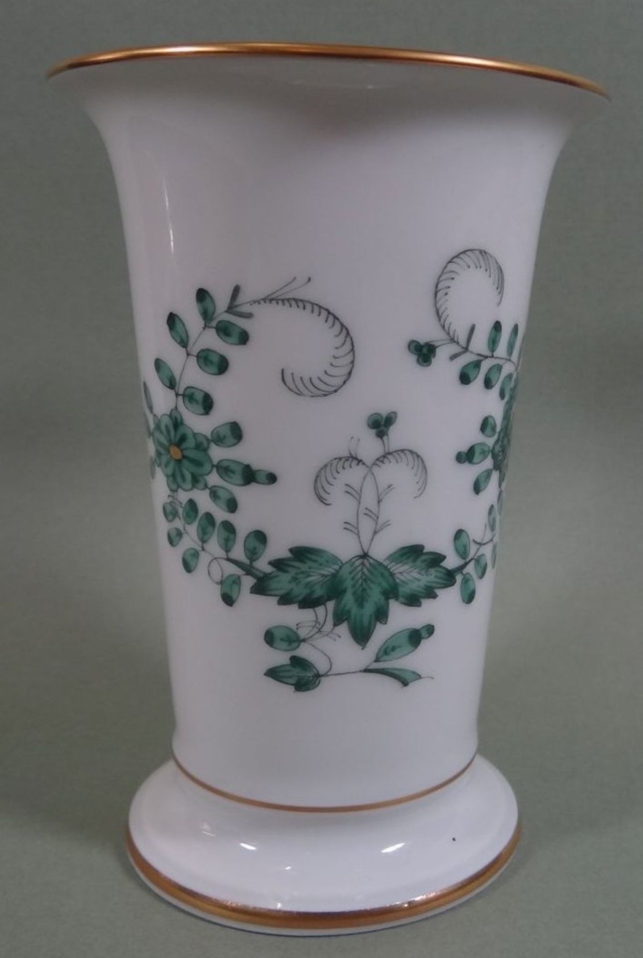 kl. Vase "Meissen" indianische grüne Blumen, H-10 cm