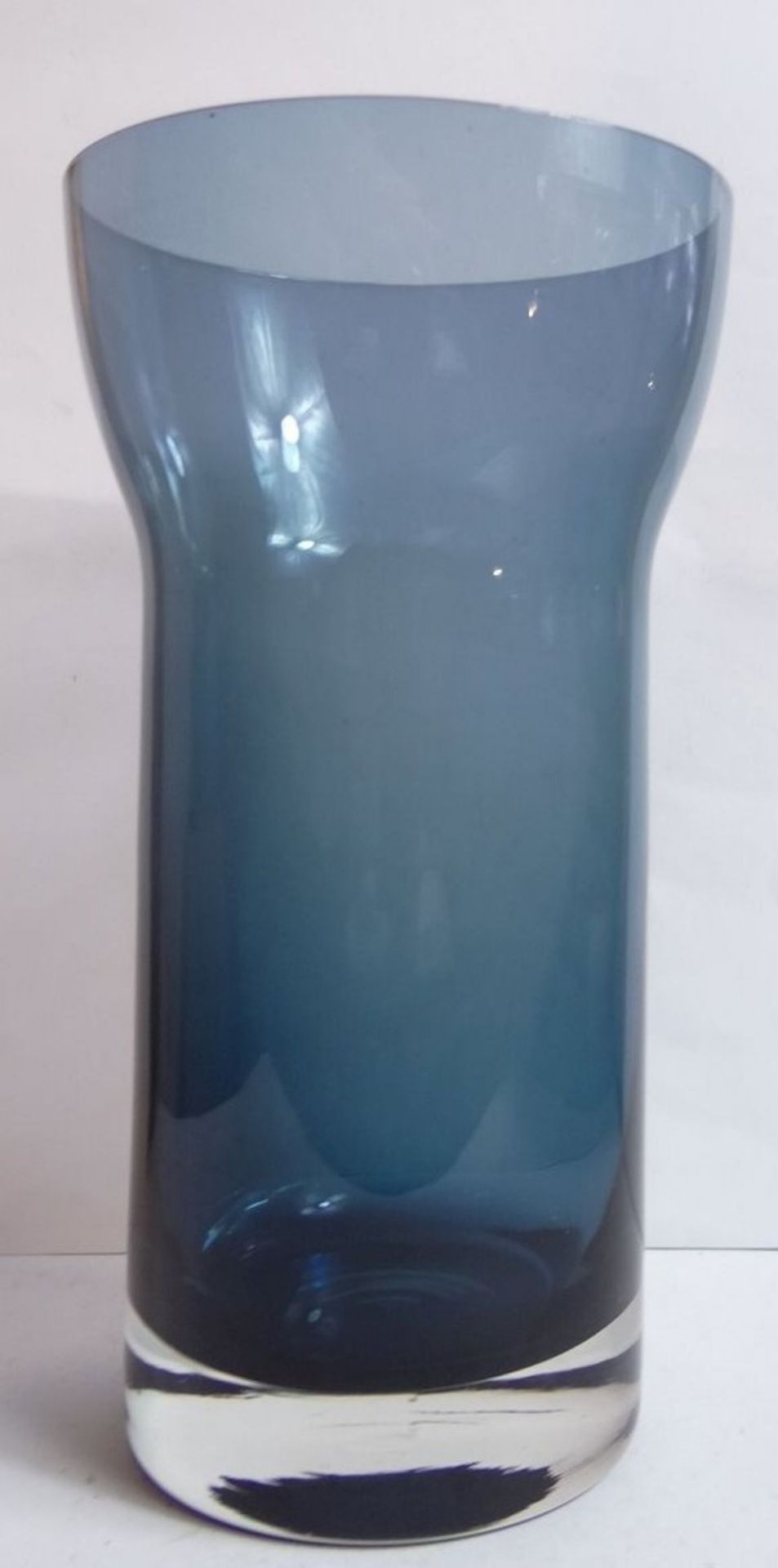 blaue Kunstglasvase, H-18 cm, D-10 cm - Bild 4 aus 7