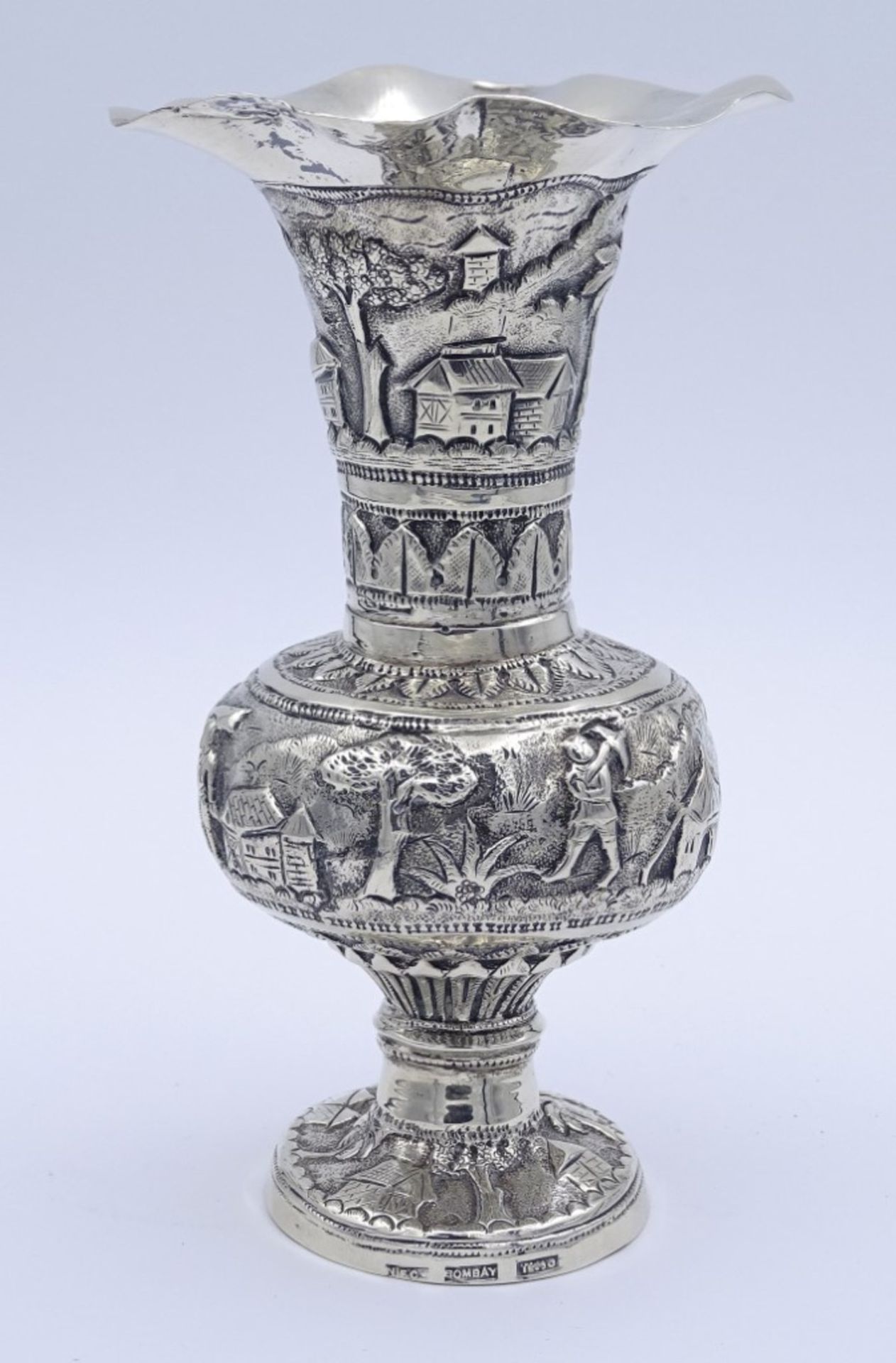 Silver Vase, Bombay, mit Wappen und Arbeiterszene,H- 14cm, 145g. - Bild 2 aus 6