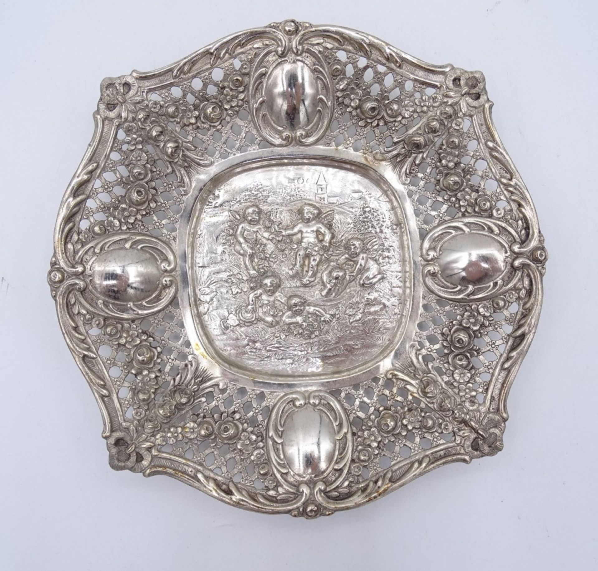 Alte Silber Anbietschale mit Putti´s und Rosenmuster, Silber 0.800,durchbruchrand,142 g., 16,5 x