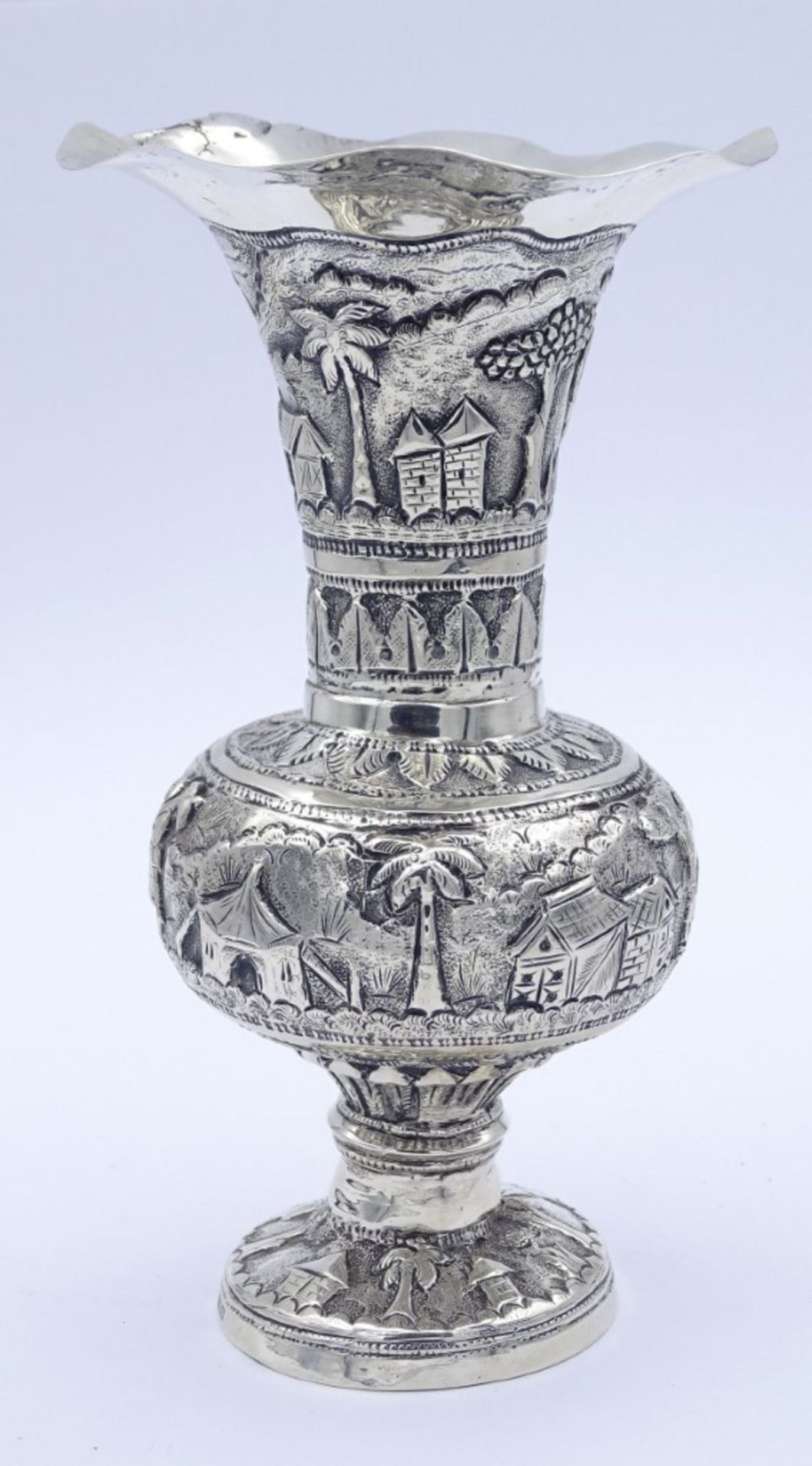 Silver Vase, Bombay, mit Wappen und Arbeiterszene,H- 14cm, 145g. - Bild 5 aus 6