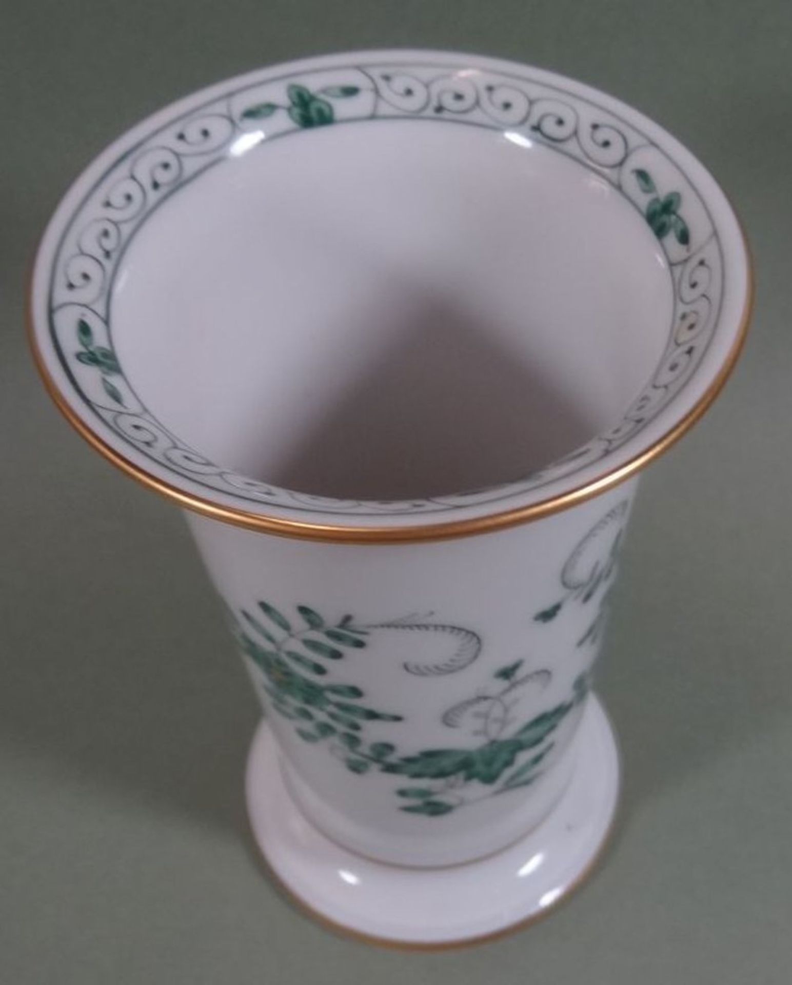 kl. Vase "Meissen" indianische grüne Blumen, H-10 cm - Bild 3 aus 5
